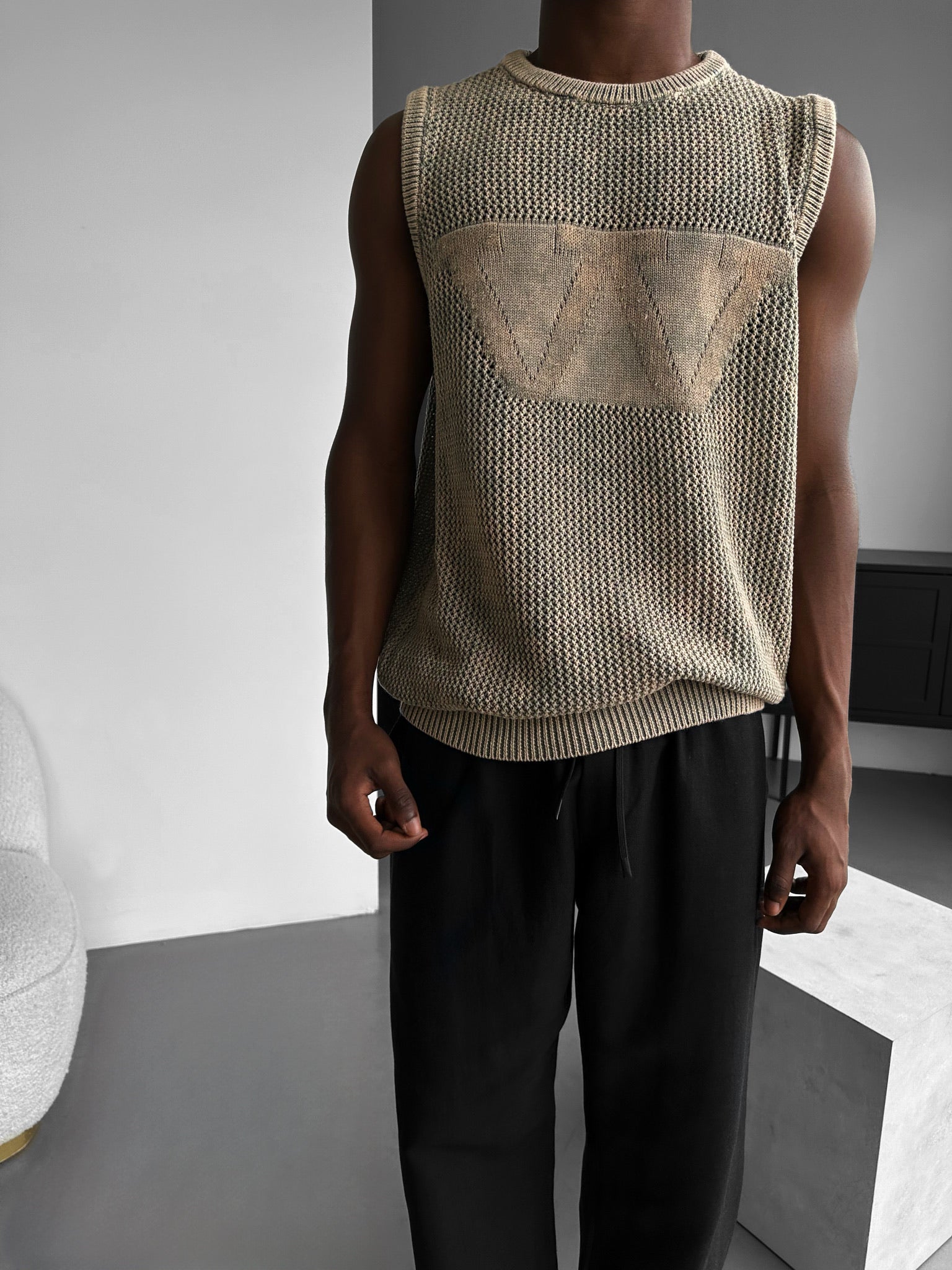 Oversize Washed Knit 'W‘ Tanktop - Stone