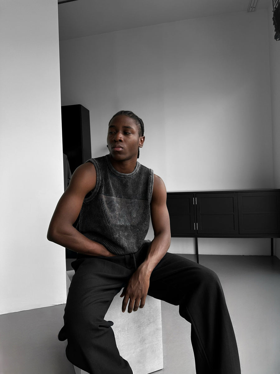 Oversize Washed Knit 'W‘ Tanktop - Black
