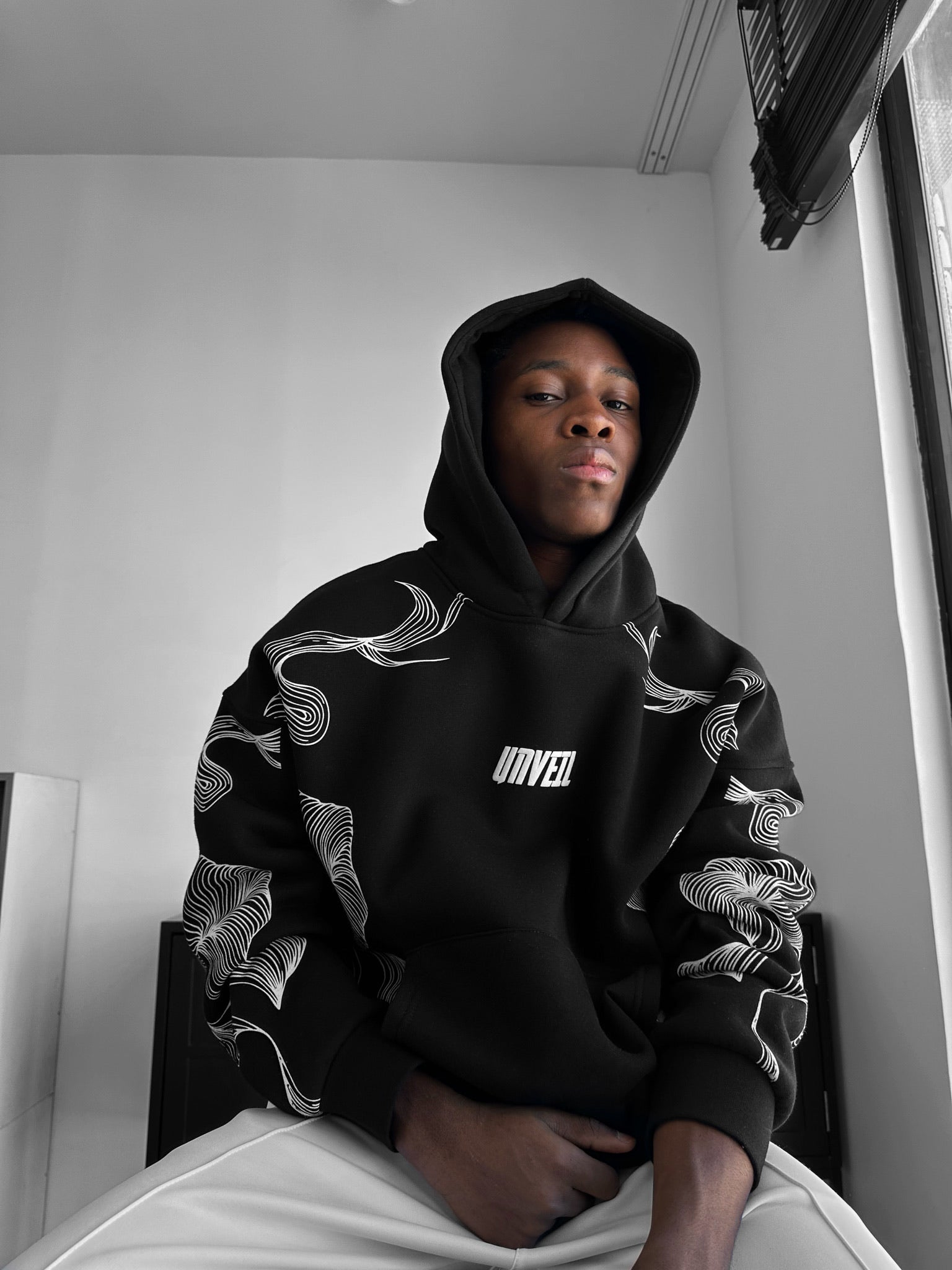 Oversize Unveil Hoodie - Black