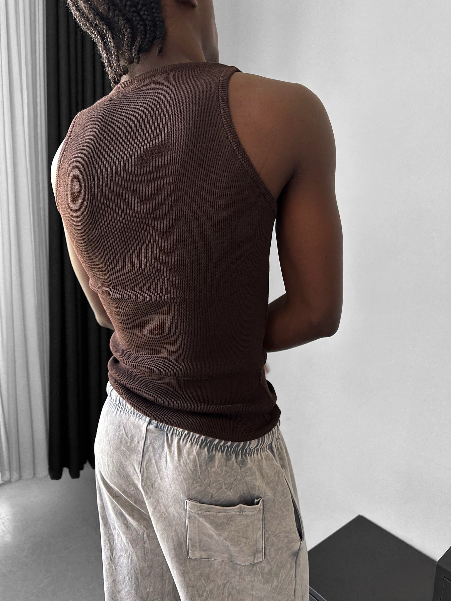 Slim Fit Knit Tanktop - Dark Brown