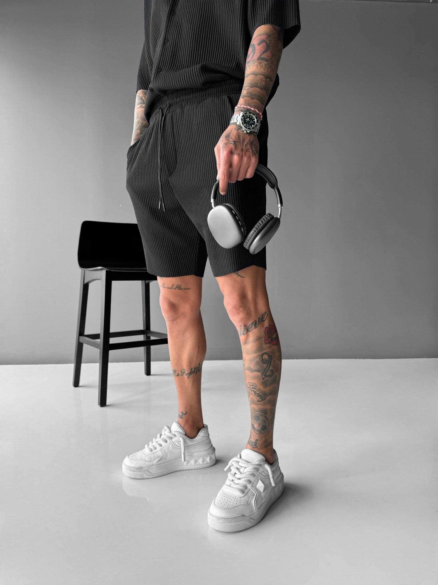 Loose Fit Ribbed Shorts - Black