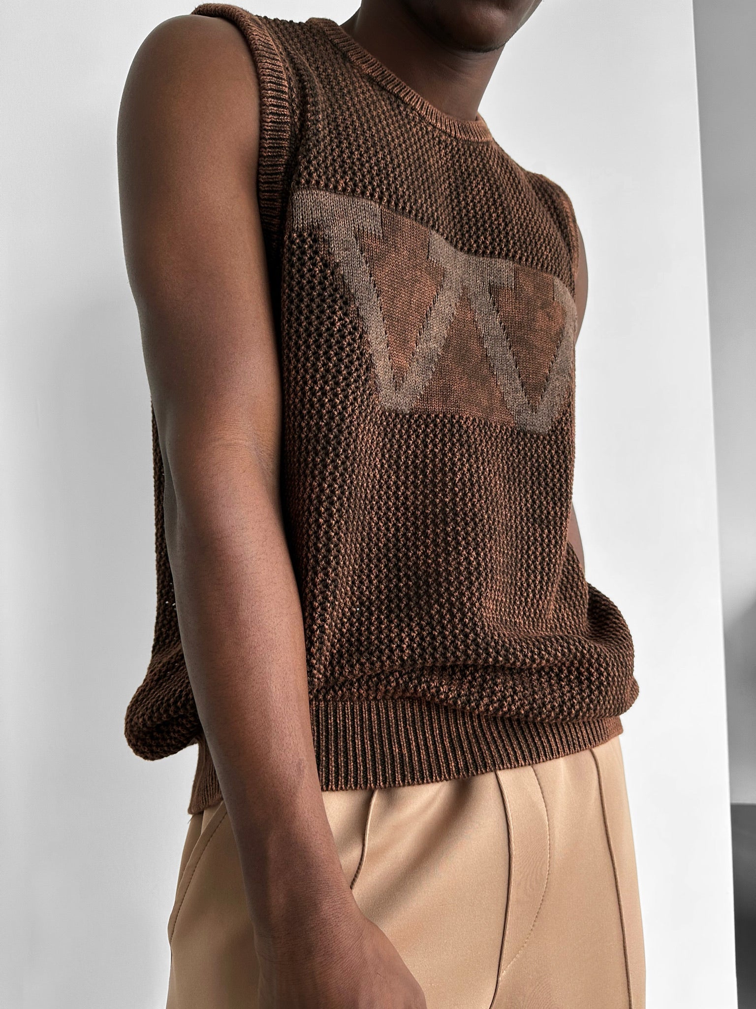 Oversize Washed Knit 'W‘ Tanktop - Brown