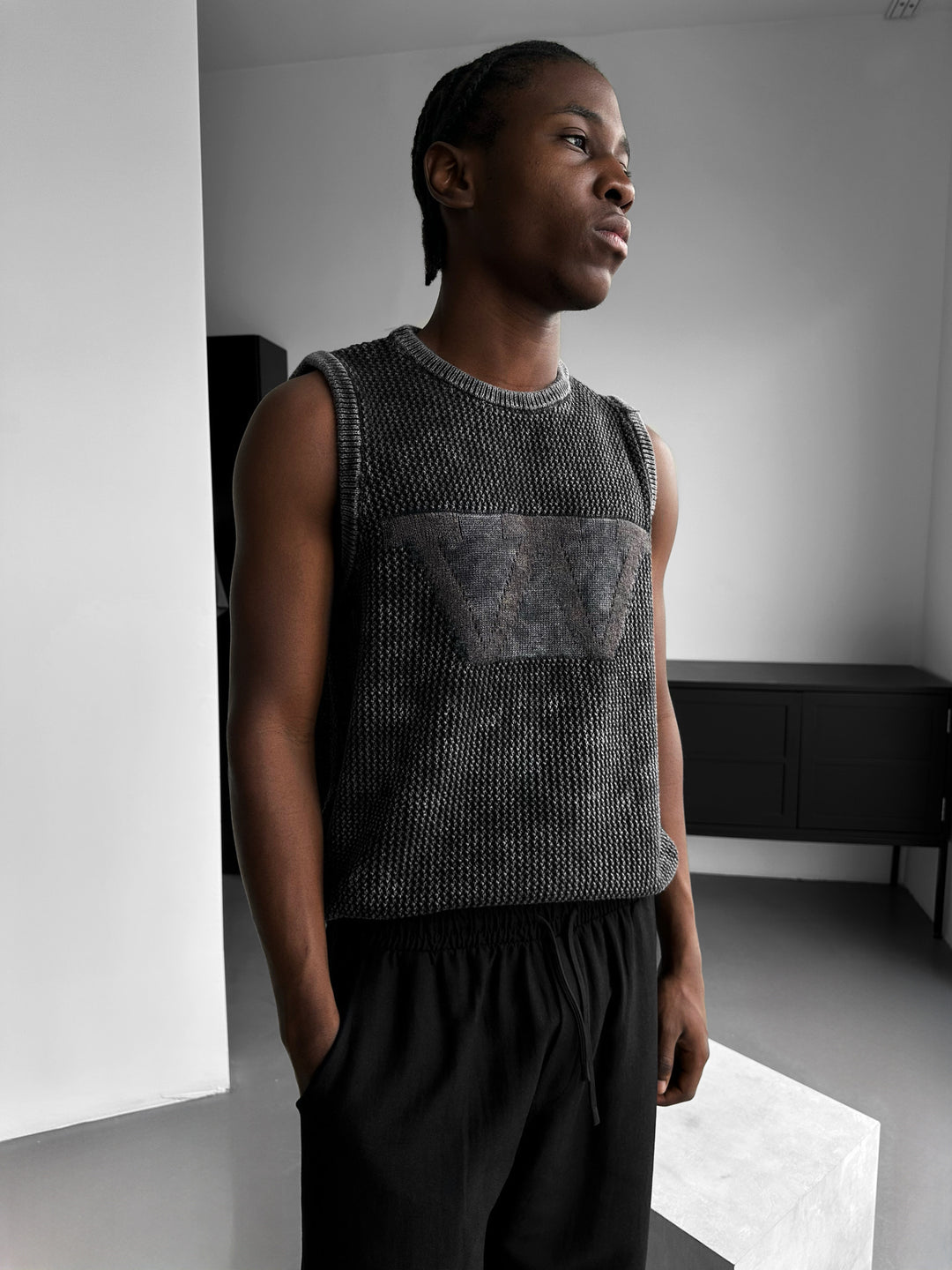 Oversize Washed Knit 'W‘ Tanktop - Black