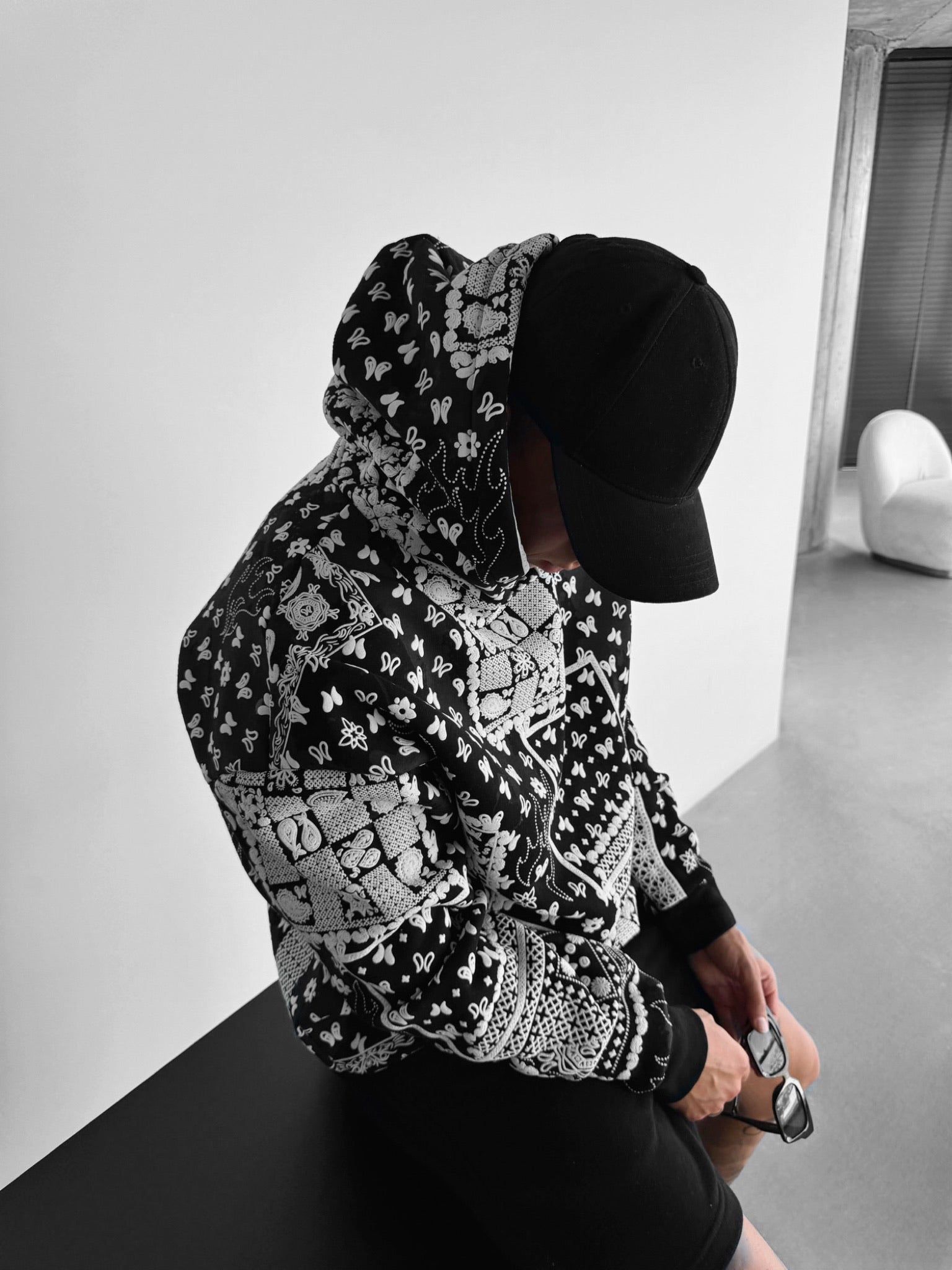 Oversize Carpet Hoodie - Black