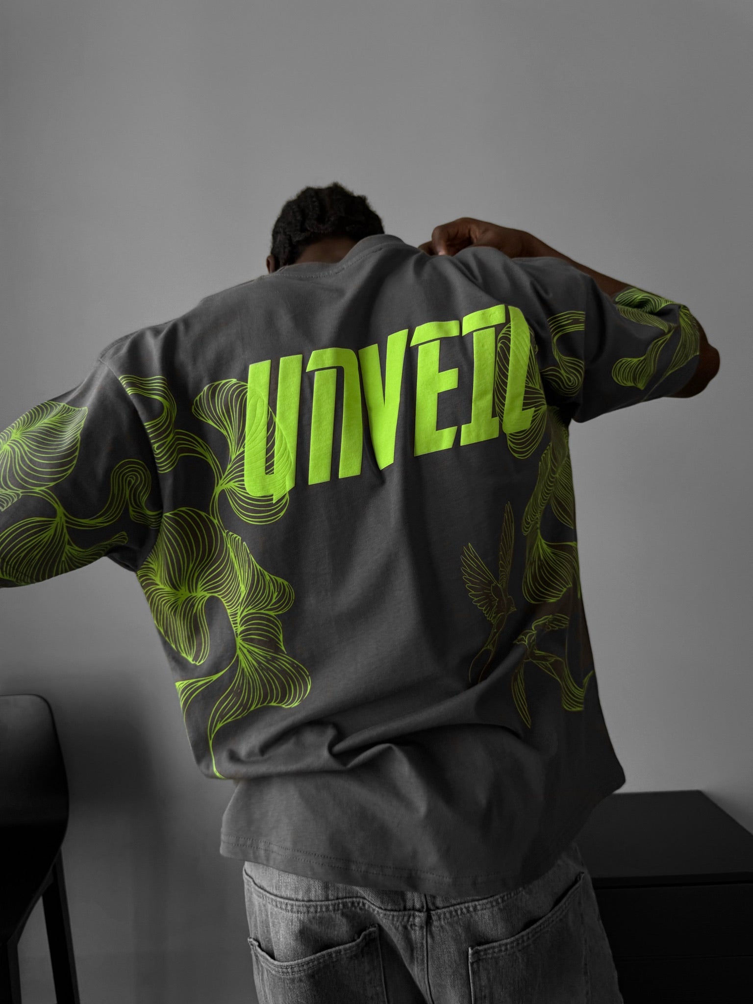 Oversize 'Unveil' T-Shirt - Anthracite and Green