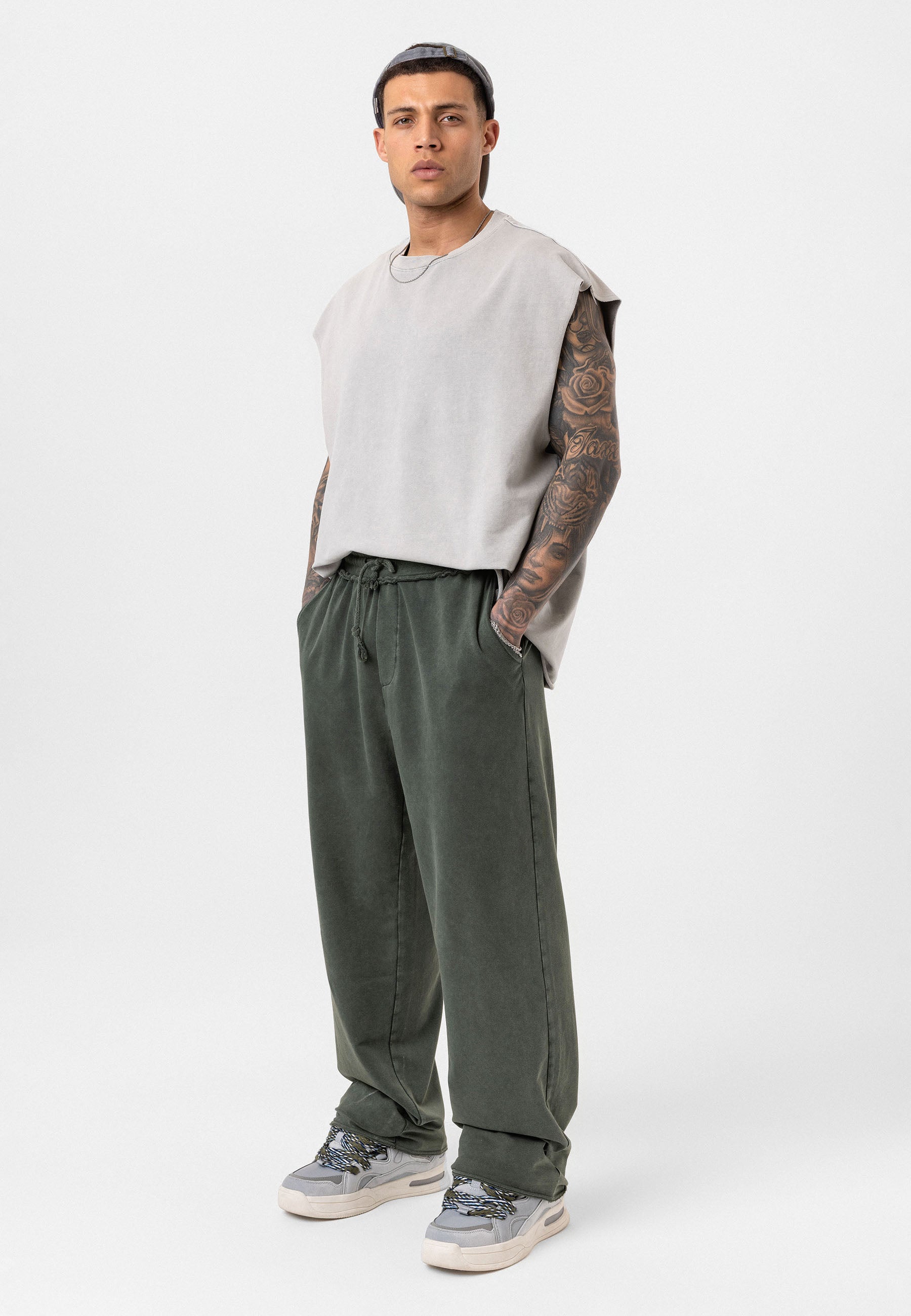 Loose-Fit Cotton-Trousers– Relaxed Tailoring with Clean Lines