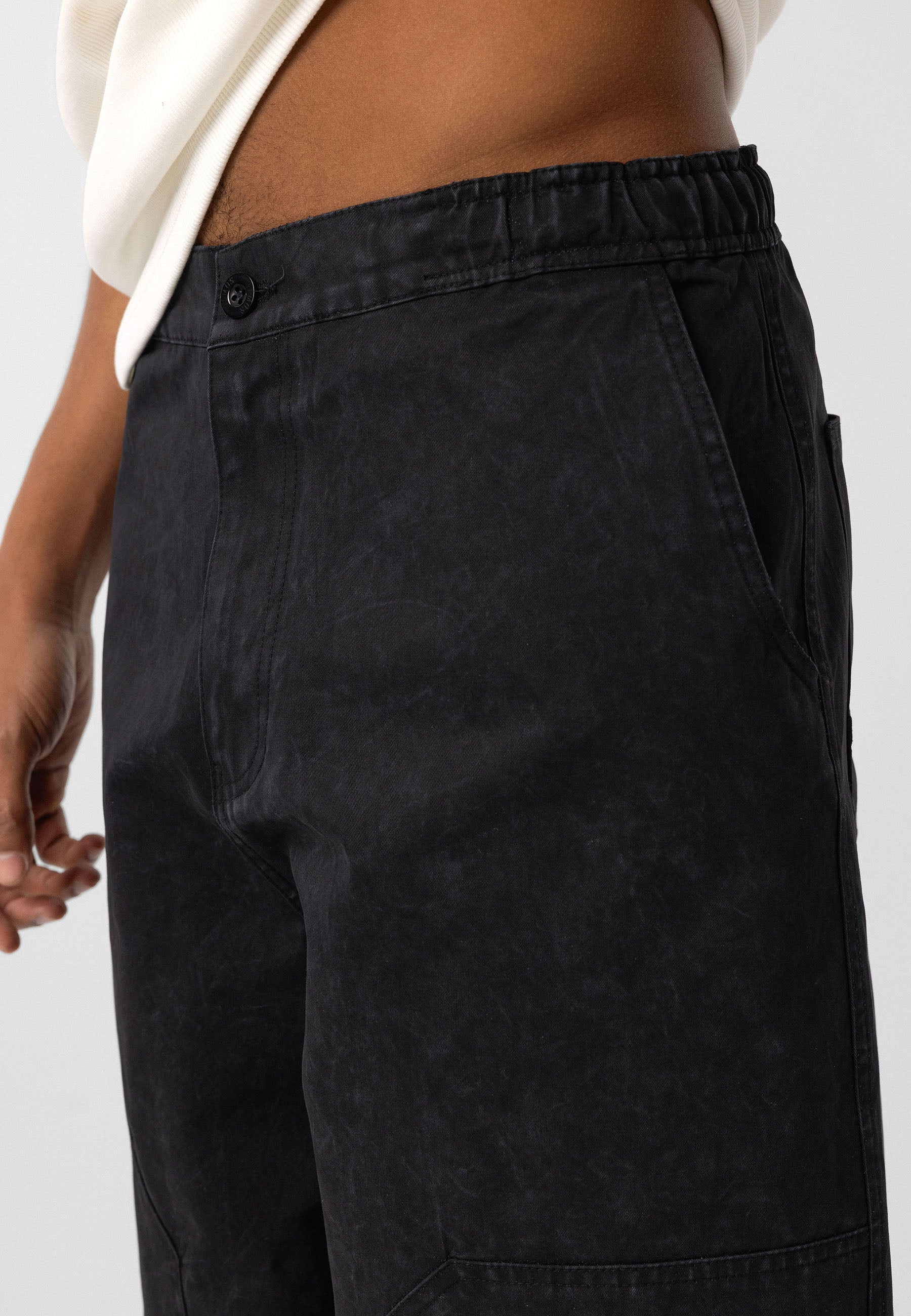 Oversized Washed Woven Pants – Relaxed Volume with Garment-Washed Texture