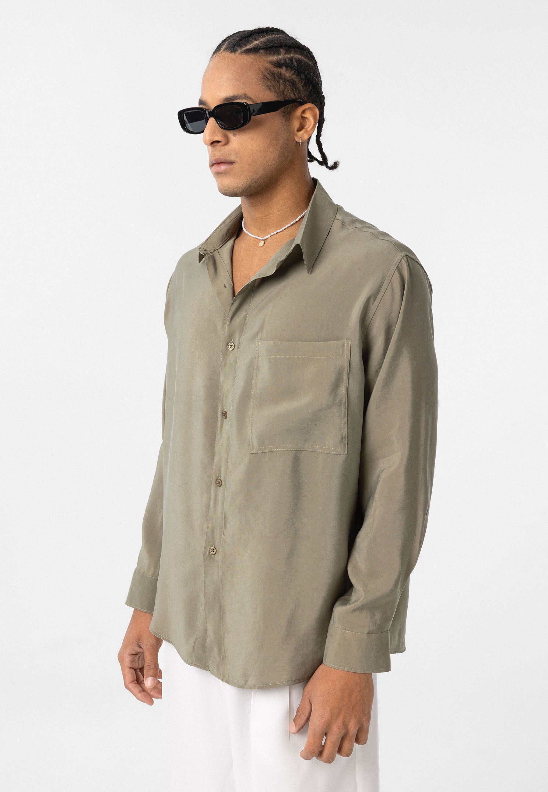 White Button-Up Shirt – Relaxed Fit, Timeless Everyday Essential