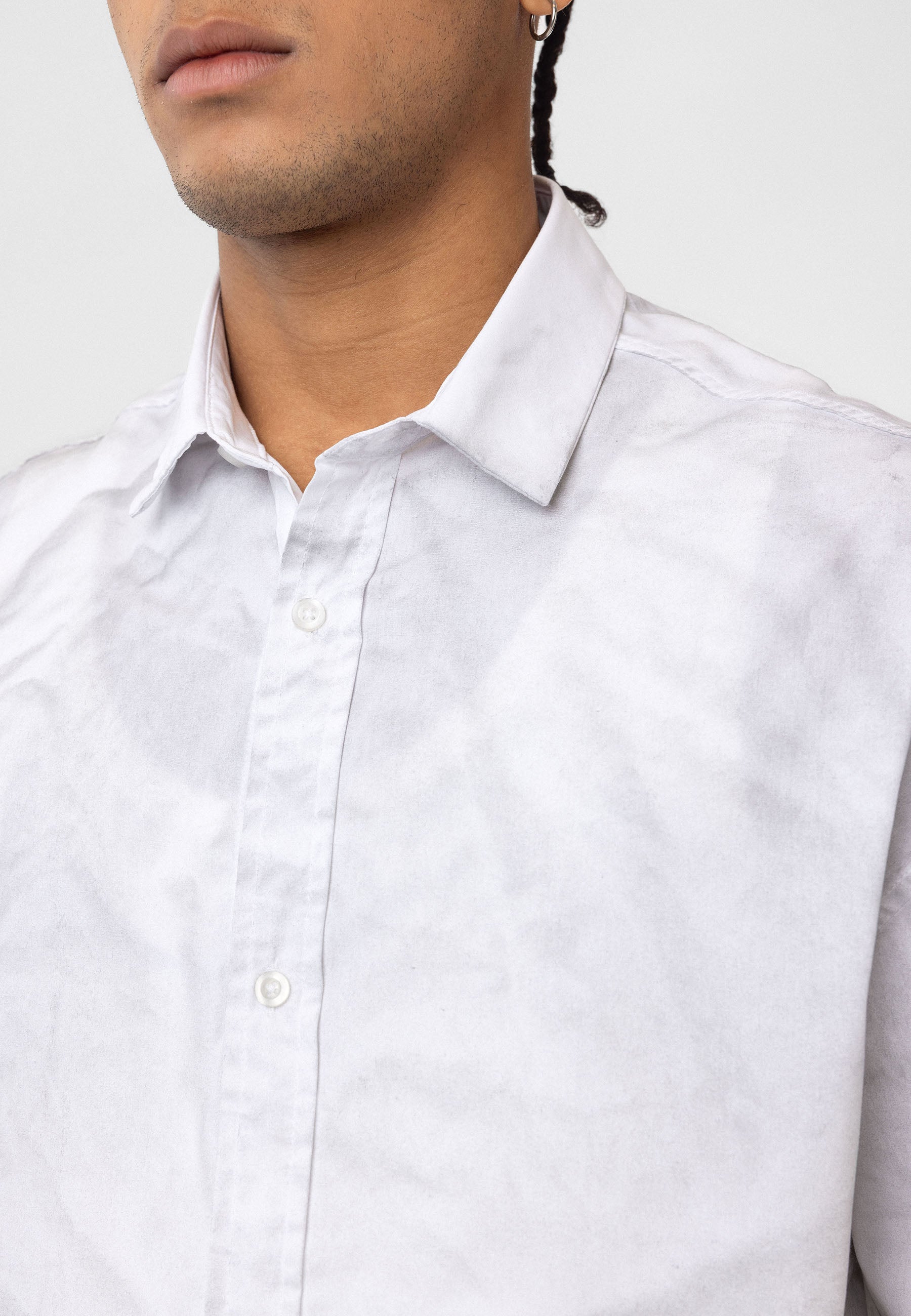 Light white Comfort Fit Shirt – Subtle Washed Minimalism