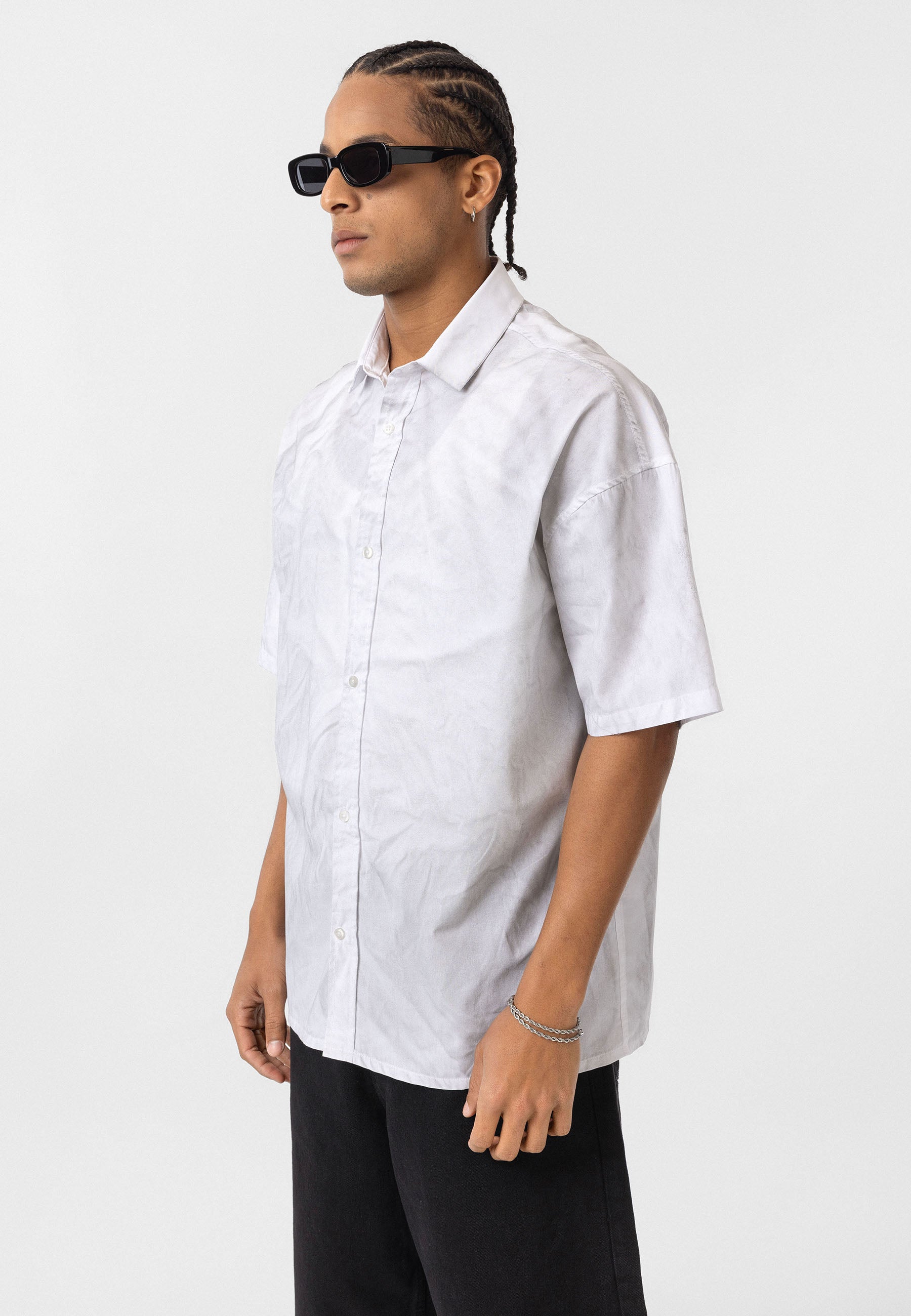 Light white Comfort Fit Shirt – Subtle Washed Minimalism