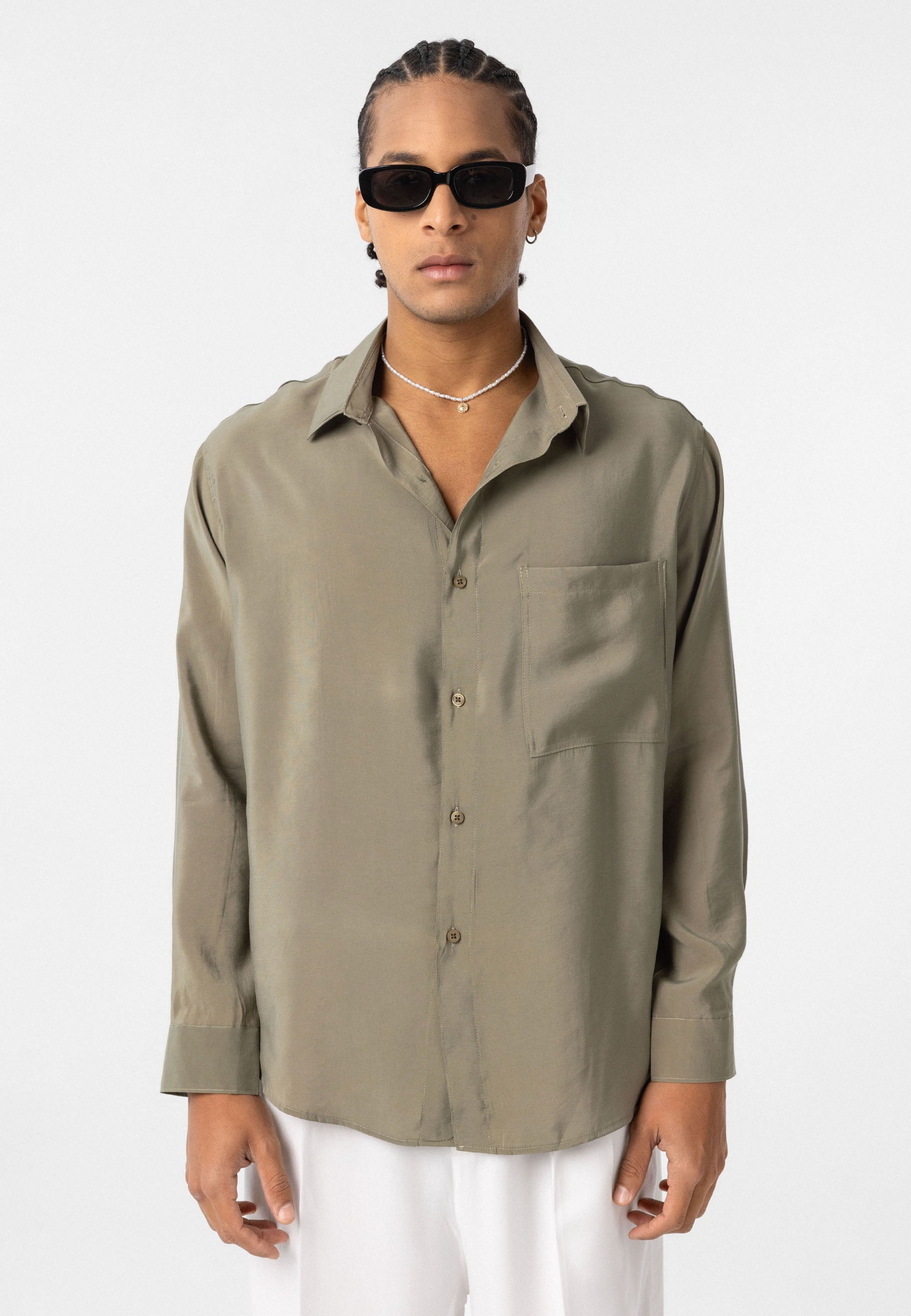 White Button-Up Shirt – Relaxed Fit, Timeless Everyday Essential