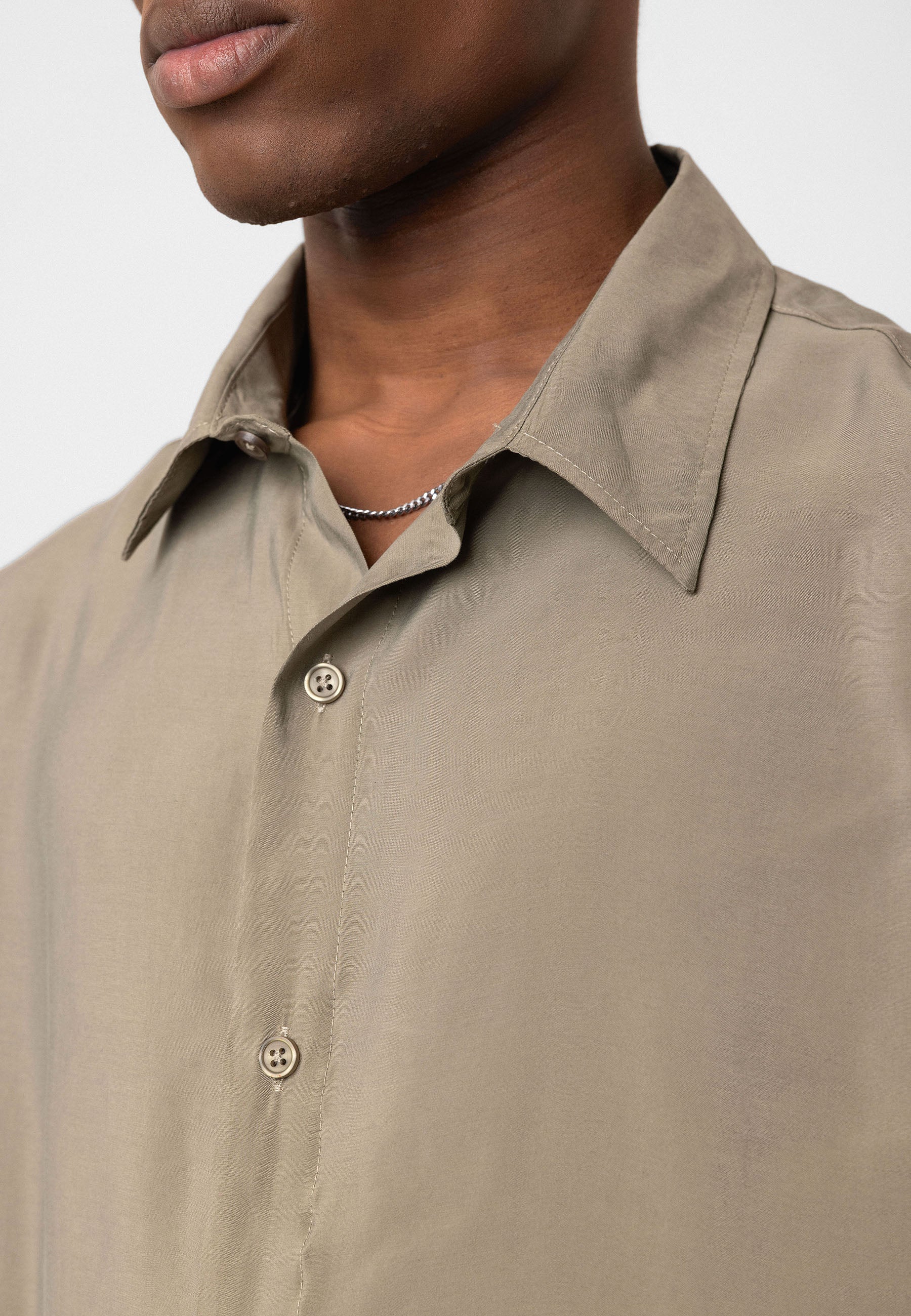 Khaki Casual Button-Up Shirt – Modern Relaxed Fit