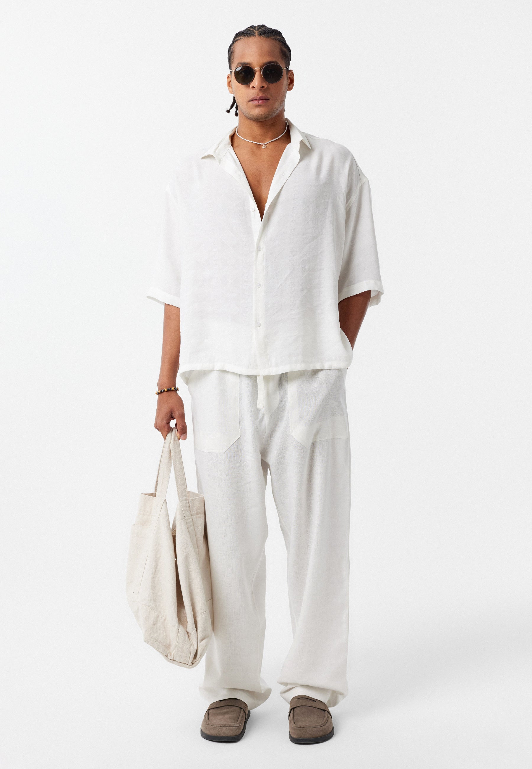 Jet Black Poplin Short-Sleeve Shirt – Sharp & Lightweight Oversized Fit