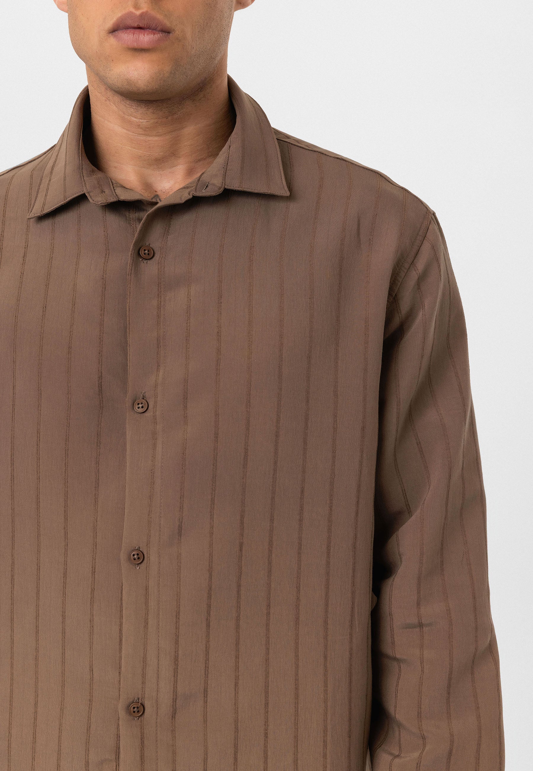 Soft Beige Button-Up Shirt – Relaxed Comfort Fit