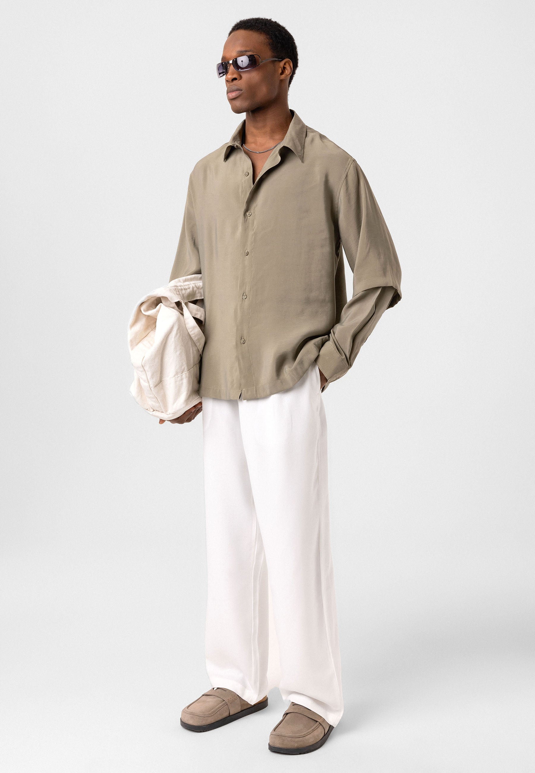 Khaki Casual Button-Up Shirt – Modern Relaxed Fit