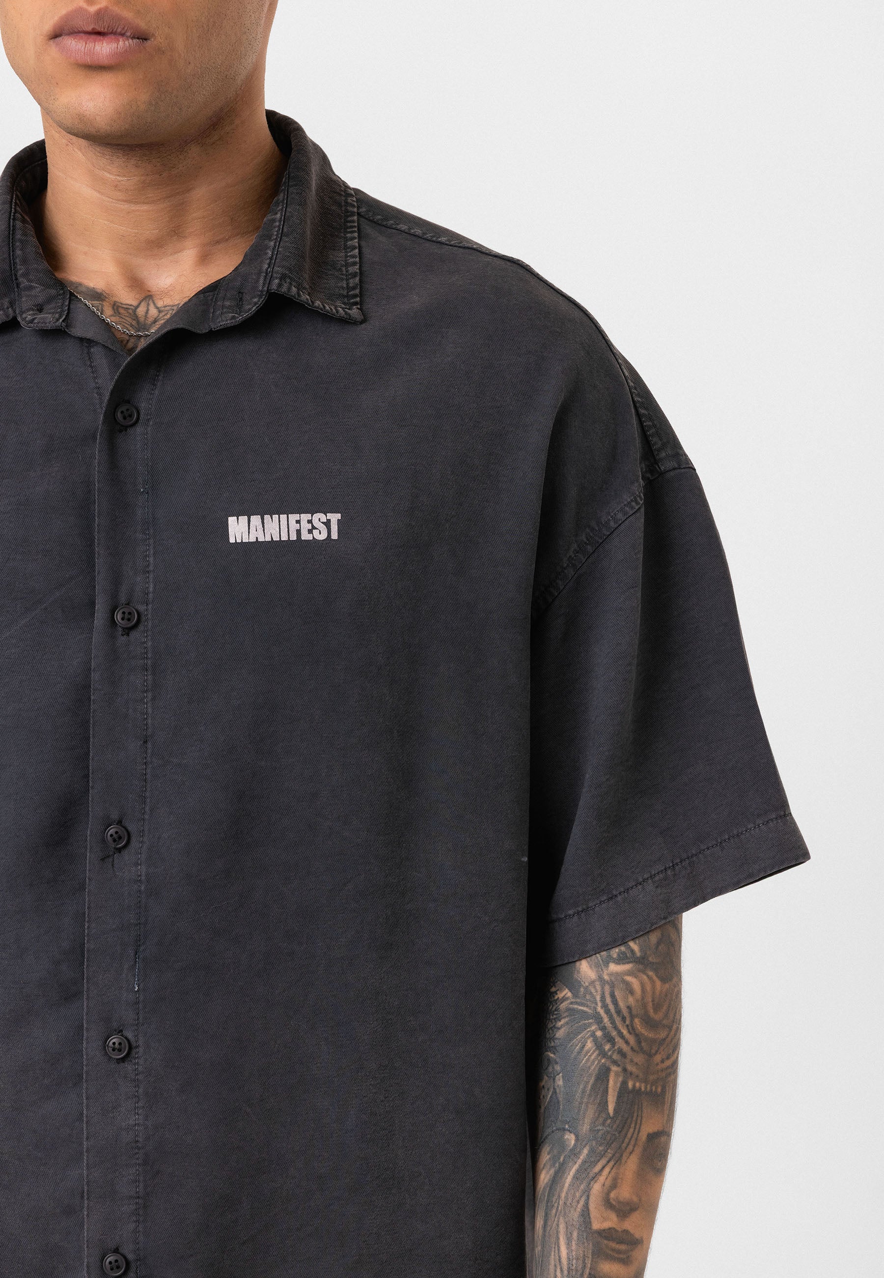 Washed Black Oversize Printed Short Sleeve Shirt – Relaxed Streetwear Vibe