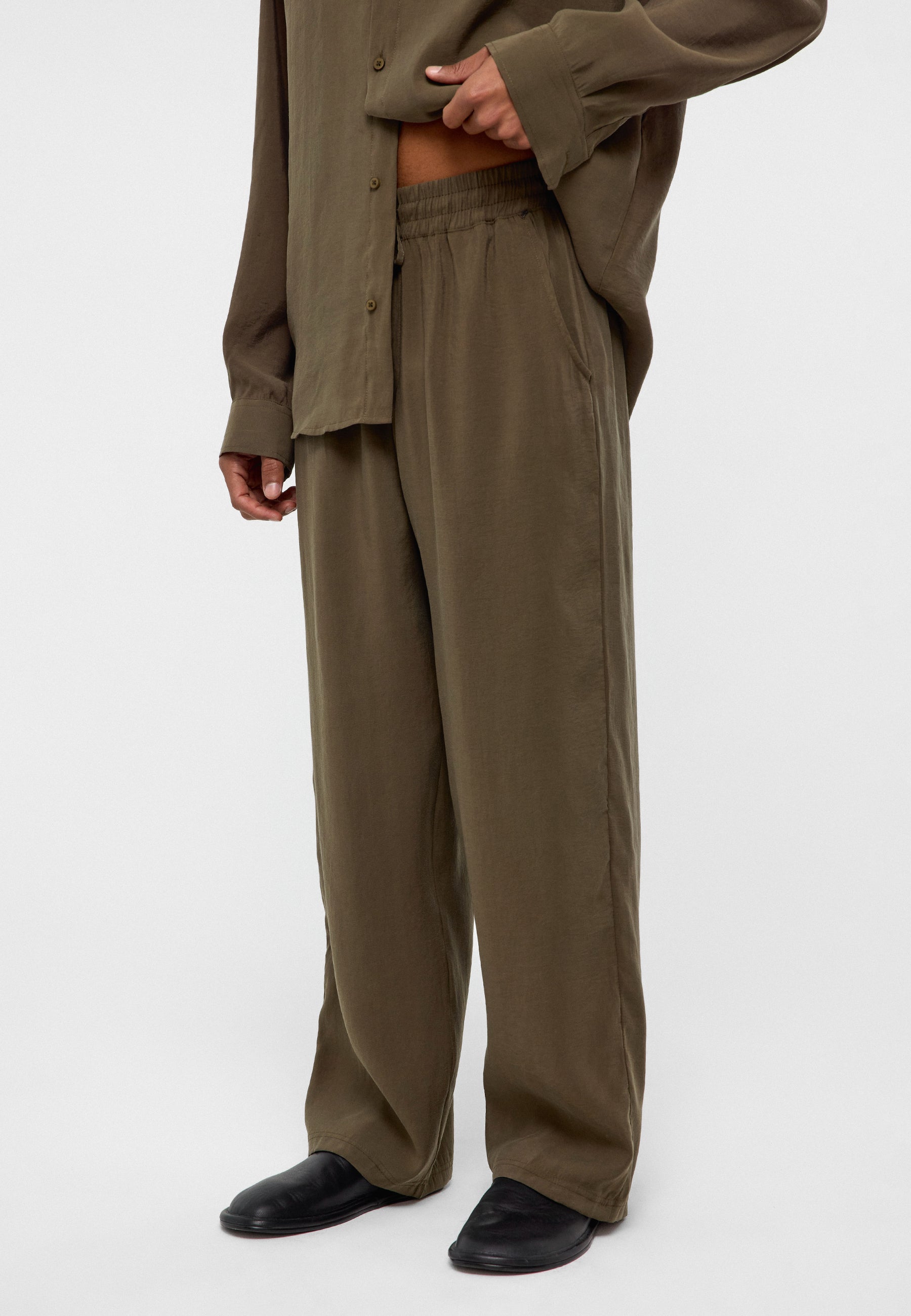 Baggy Fit Modal Trousers – Relaxed Wide-Leg Comfort