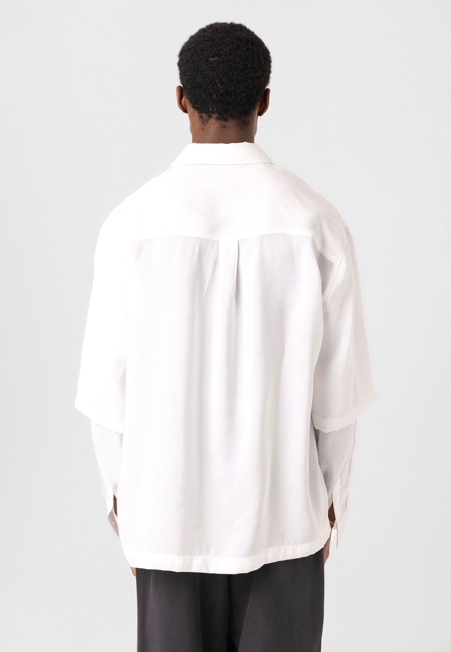 White Button-Up Shirt – Classic Everyday Comfort Fit