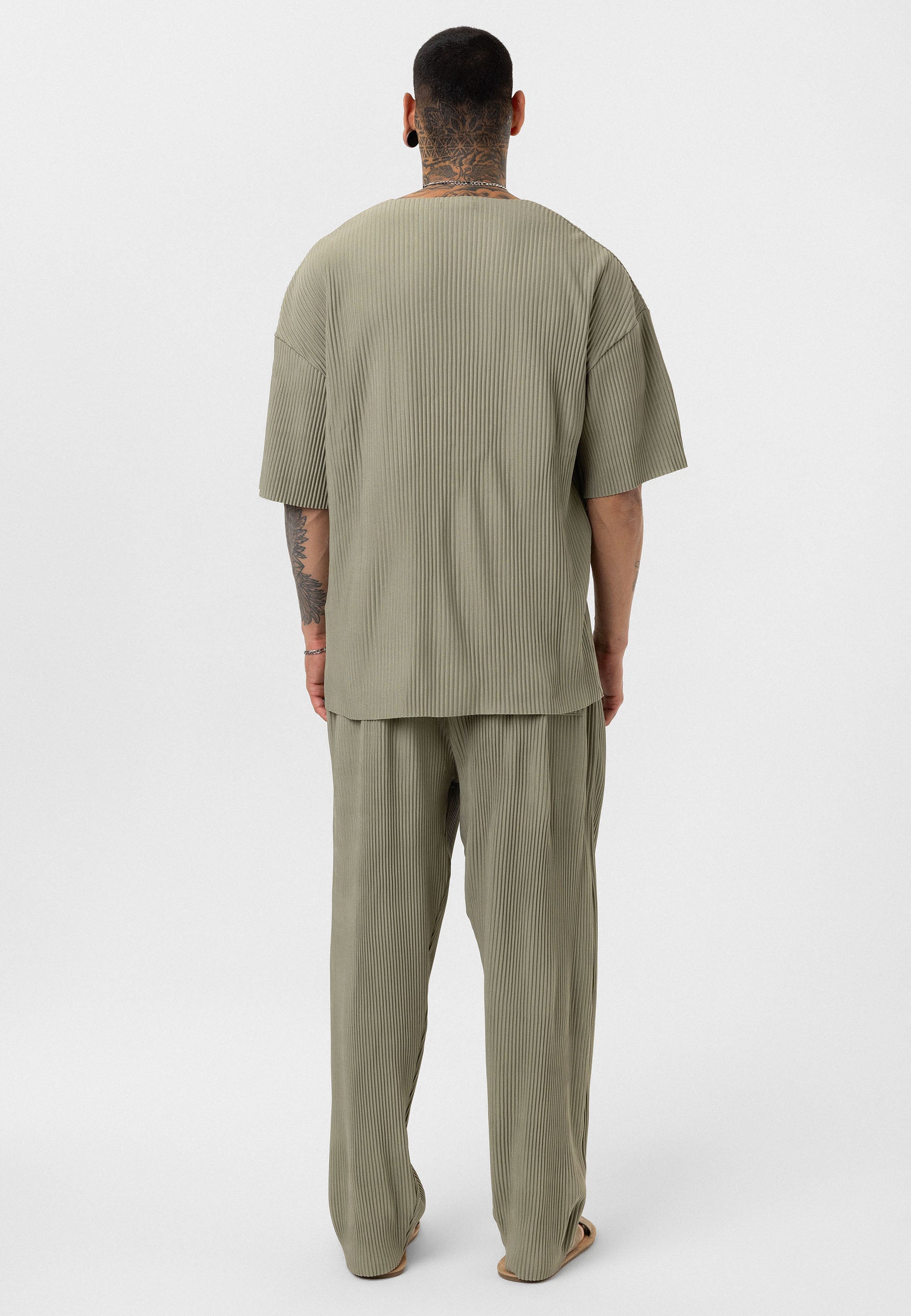 Oversized Ribbed T-Shirt in Olive Minimal Streetwear Vibe