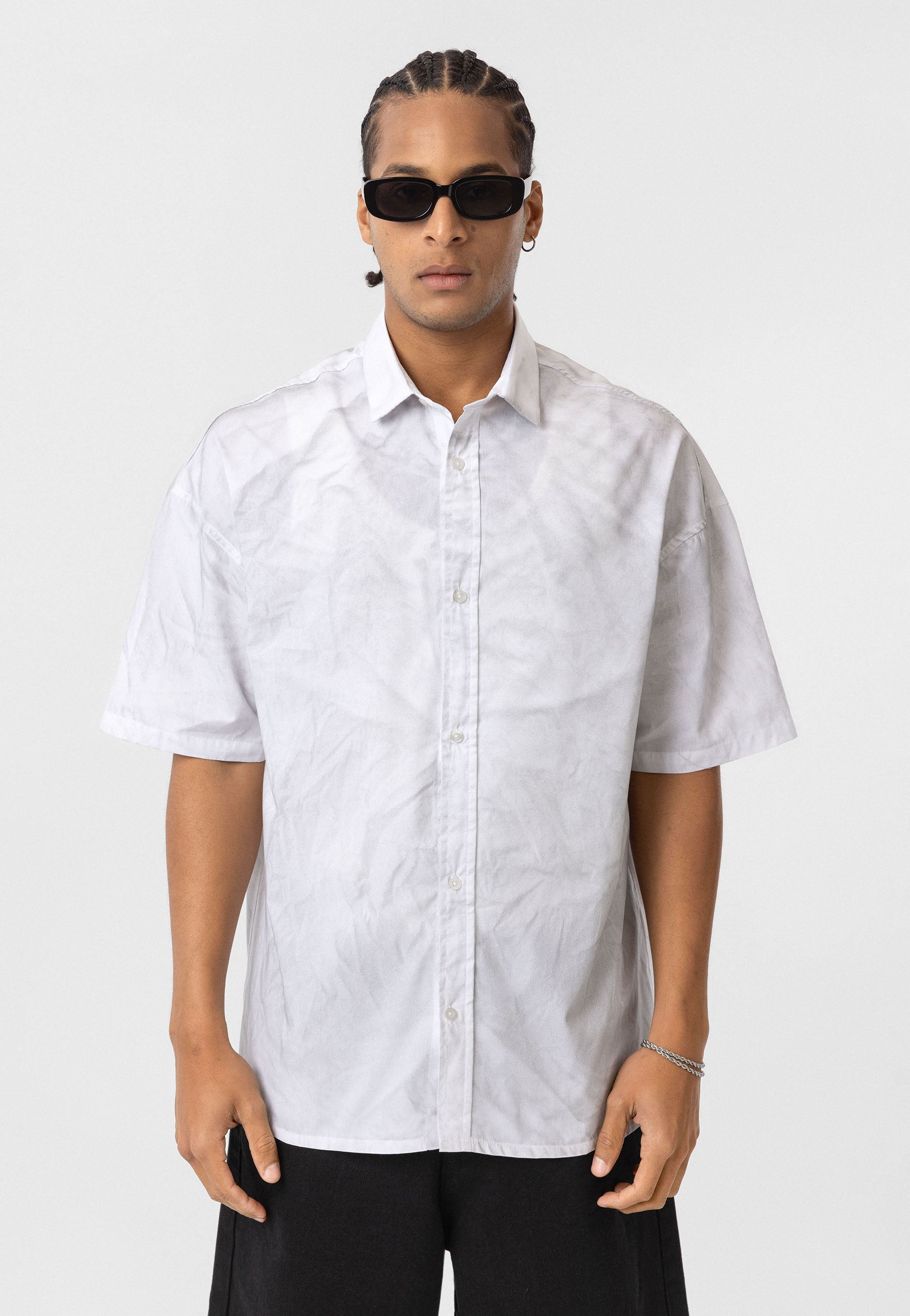 Light white Comfort Fit Shirt – Subtle Washed Minimalism