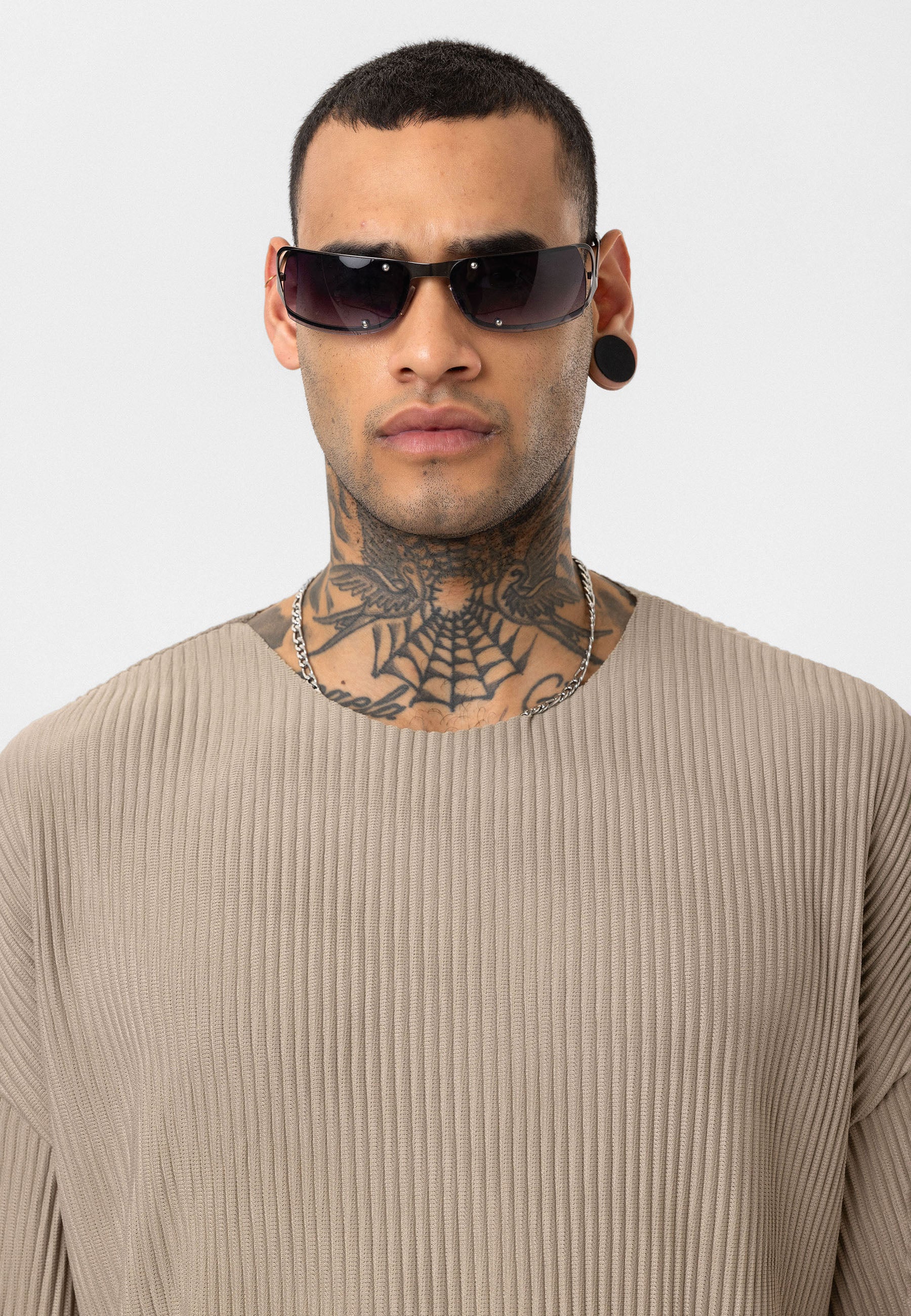 Oversized Ribbed T-Shirt in Olive Minimal Streetwear Vibe