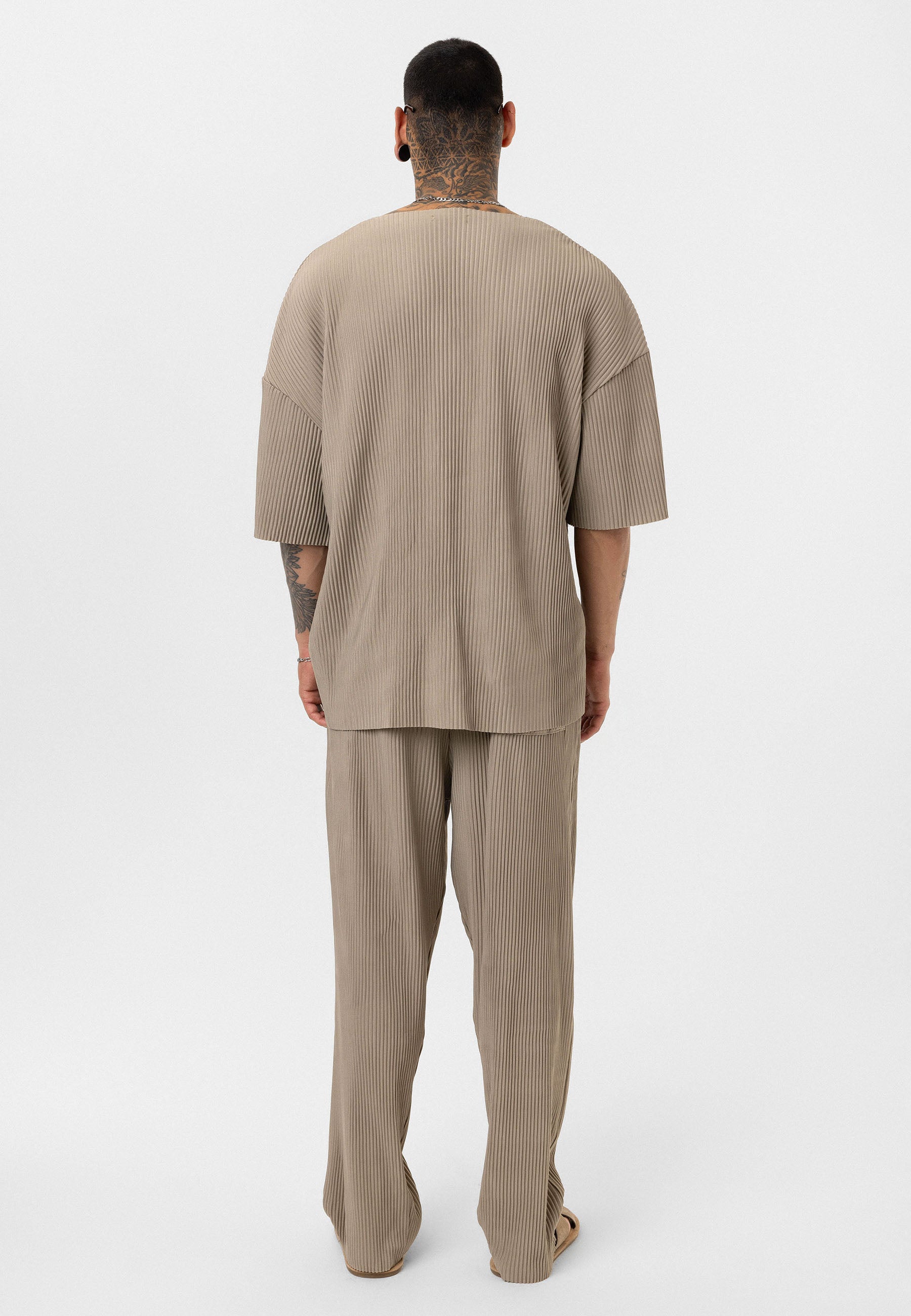 Oversized Ribbed T-Shirt in Olive Minimal Streetwear Vibe