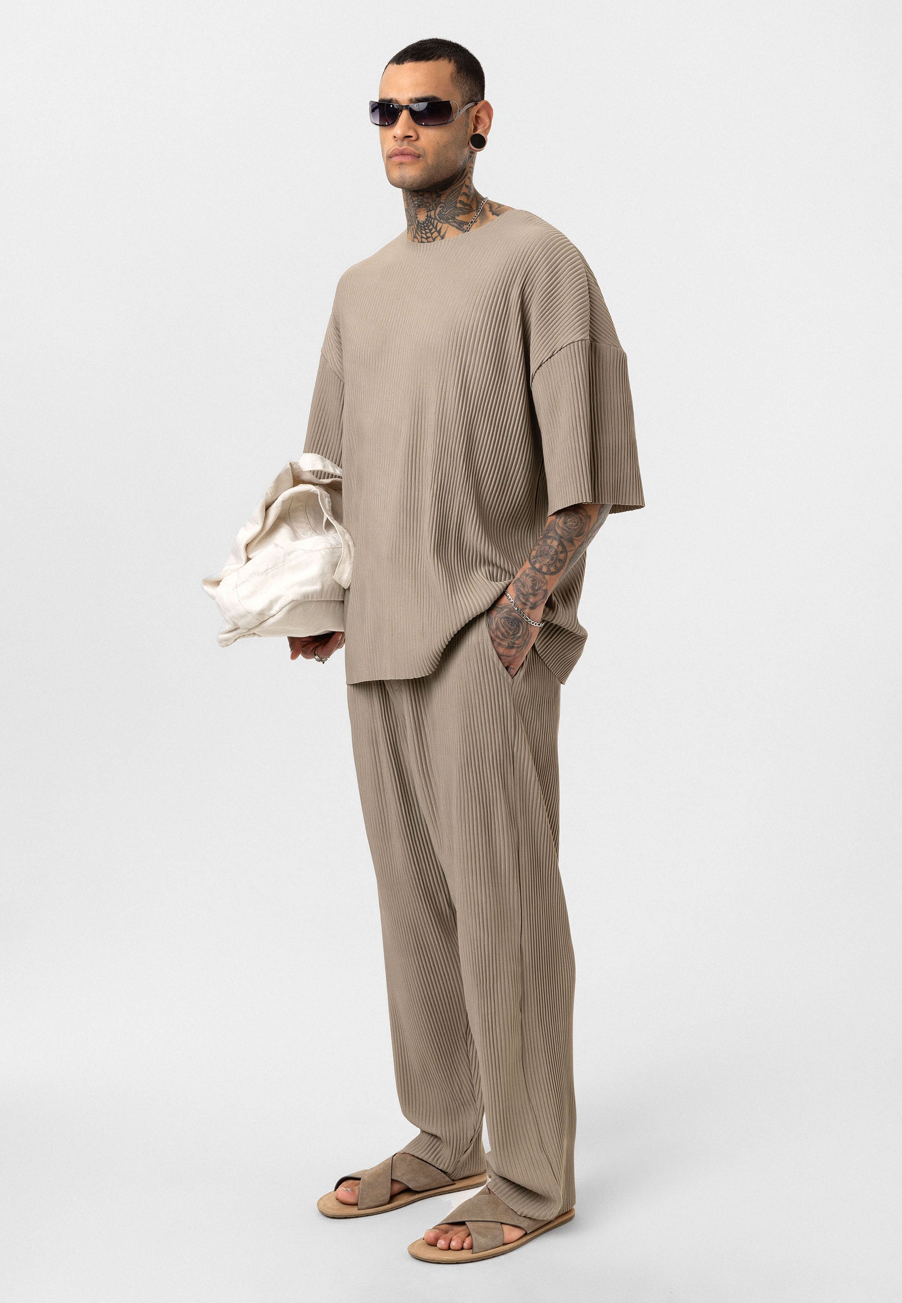 Oversized Ribbed T-Shirt in Olive Minimal Streetwear Vibe