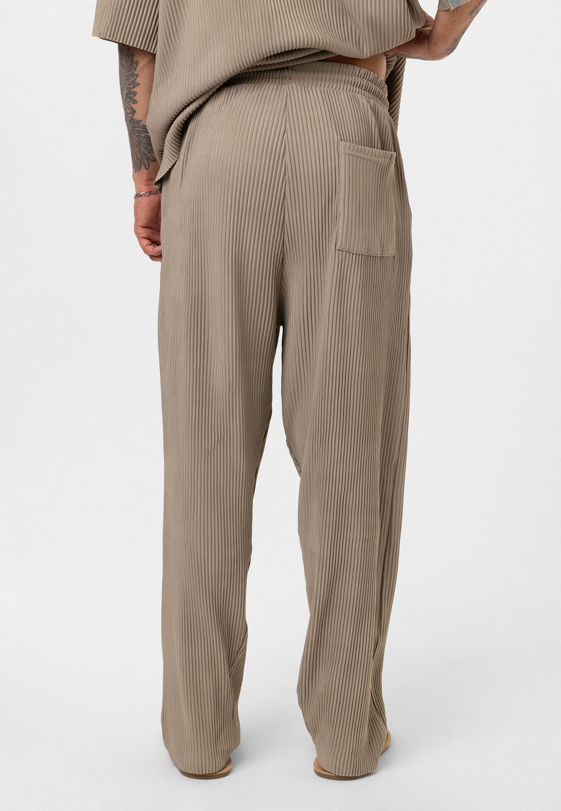 Oversized Ribbed T-Shirt in Olive Minimal Streetwear Vibe