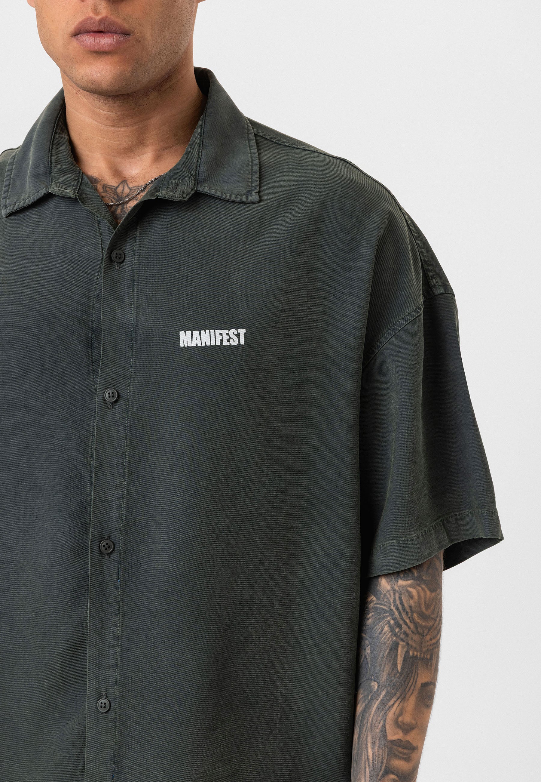 Washed Black Oversize Printed Short Sleeve Shirt – Relaxed Street Style