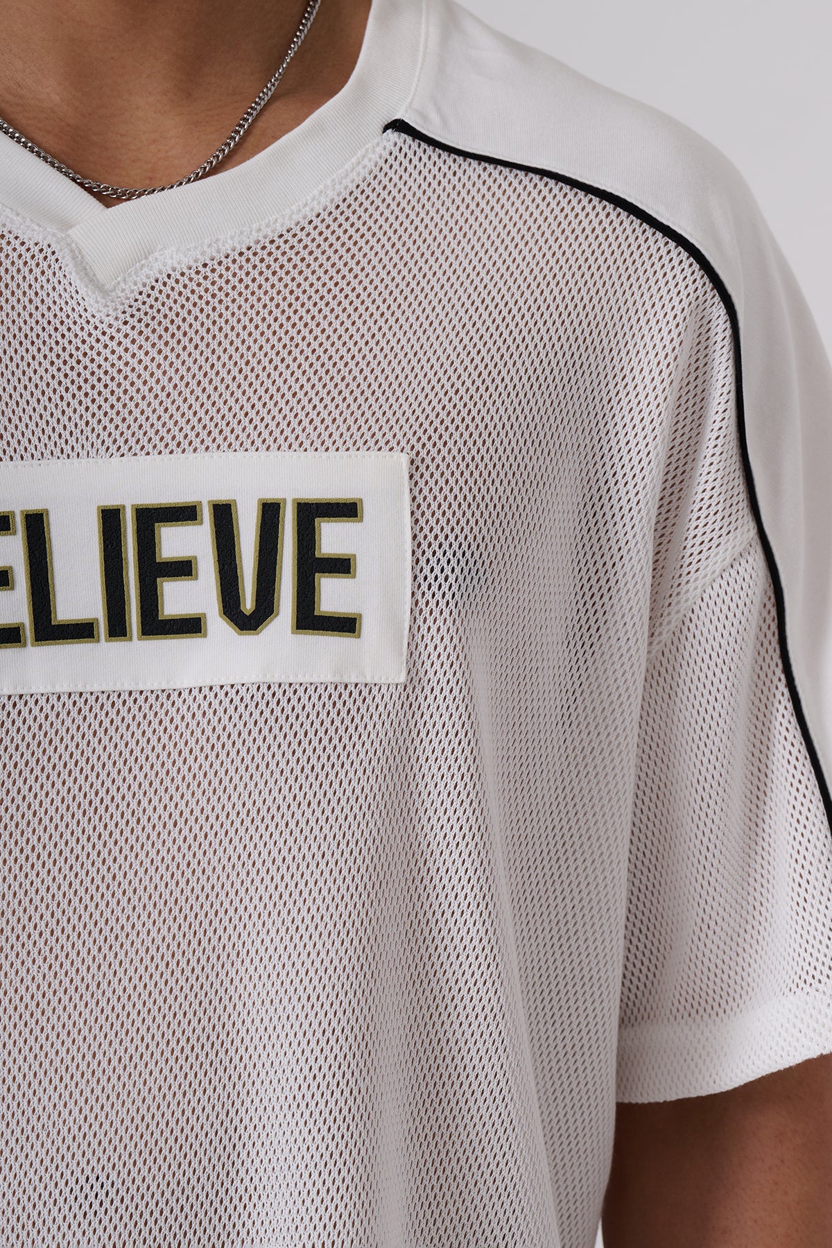 Drop-Shoulder Statement T-shirts – Oversized Street Silhouette