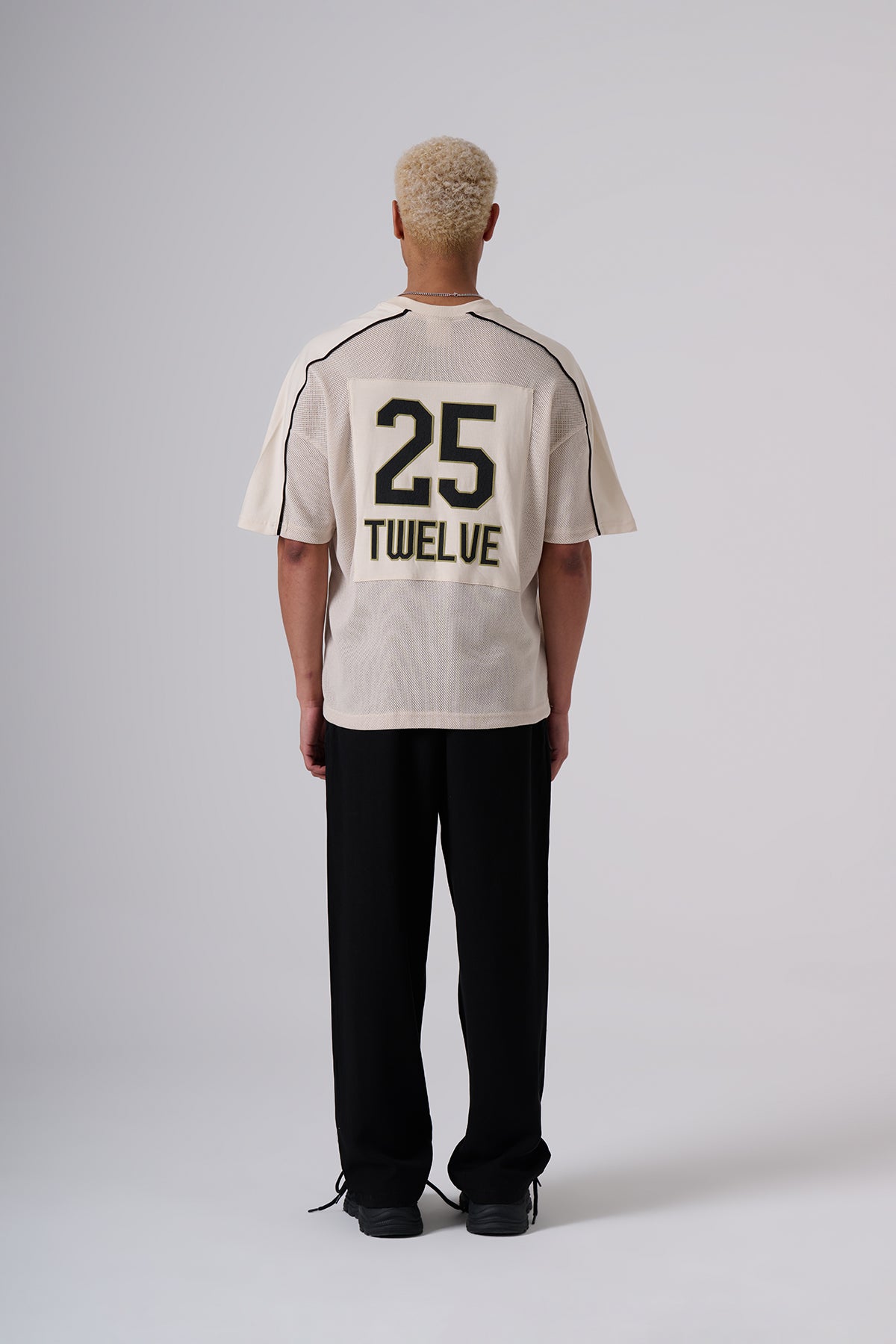 Drop-Shoulder Statement T-shirts – Oversized Street Silhouette