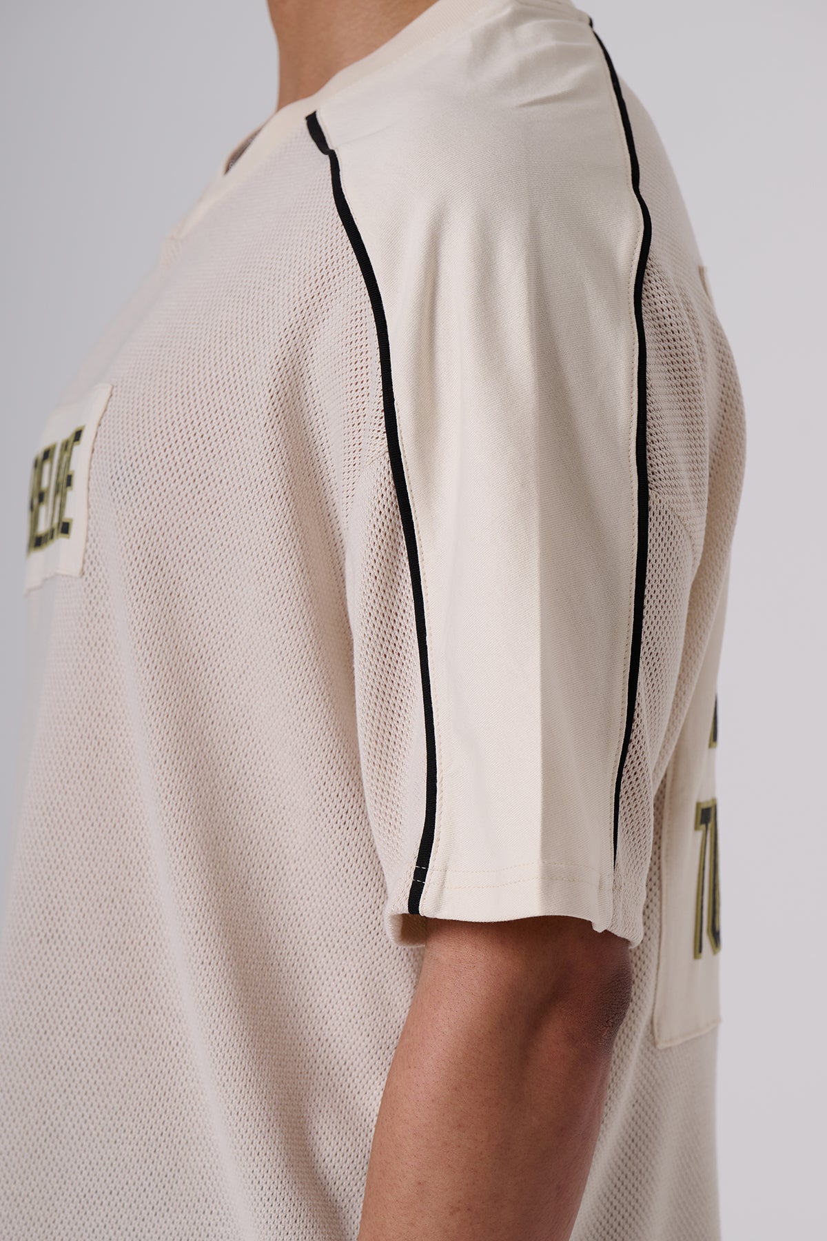 Drop-Shoulder Statement T-shirts – Oversized Street Silhouette