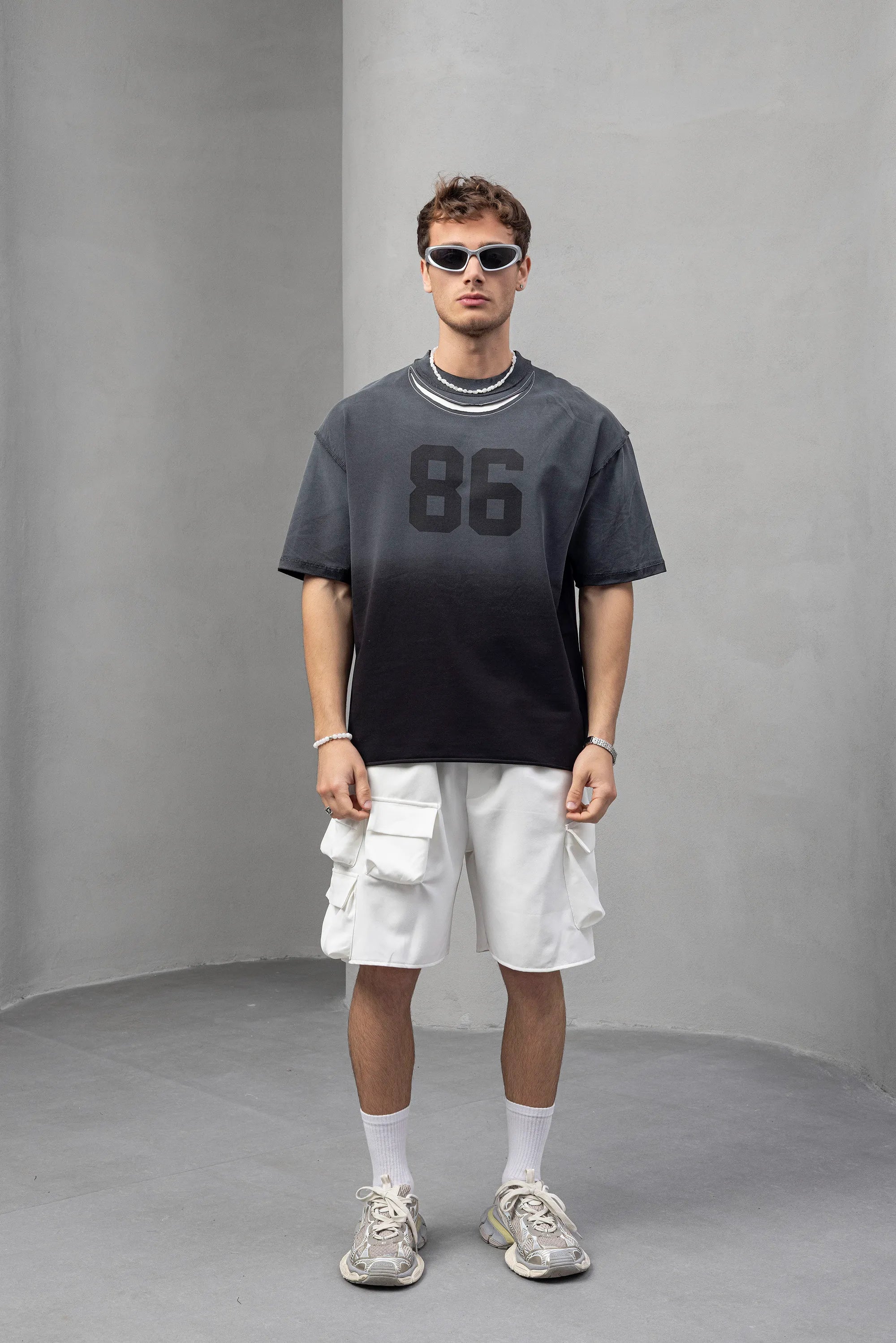 Men's Black Graphic 86 T-Shirt - Trendy Sportswear