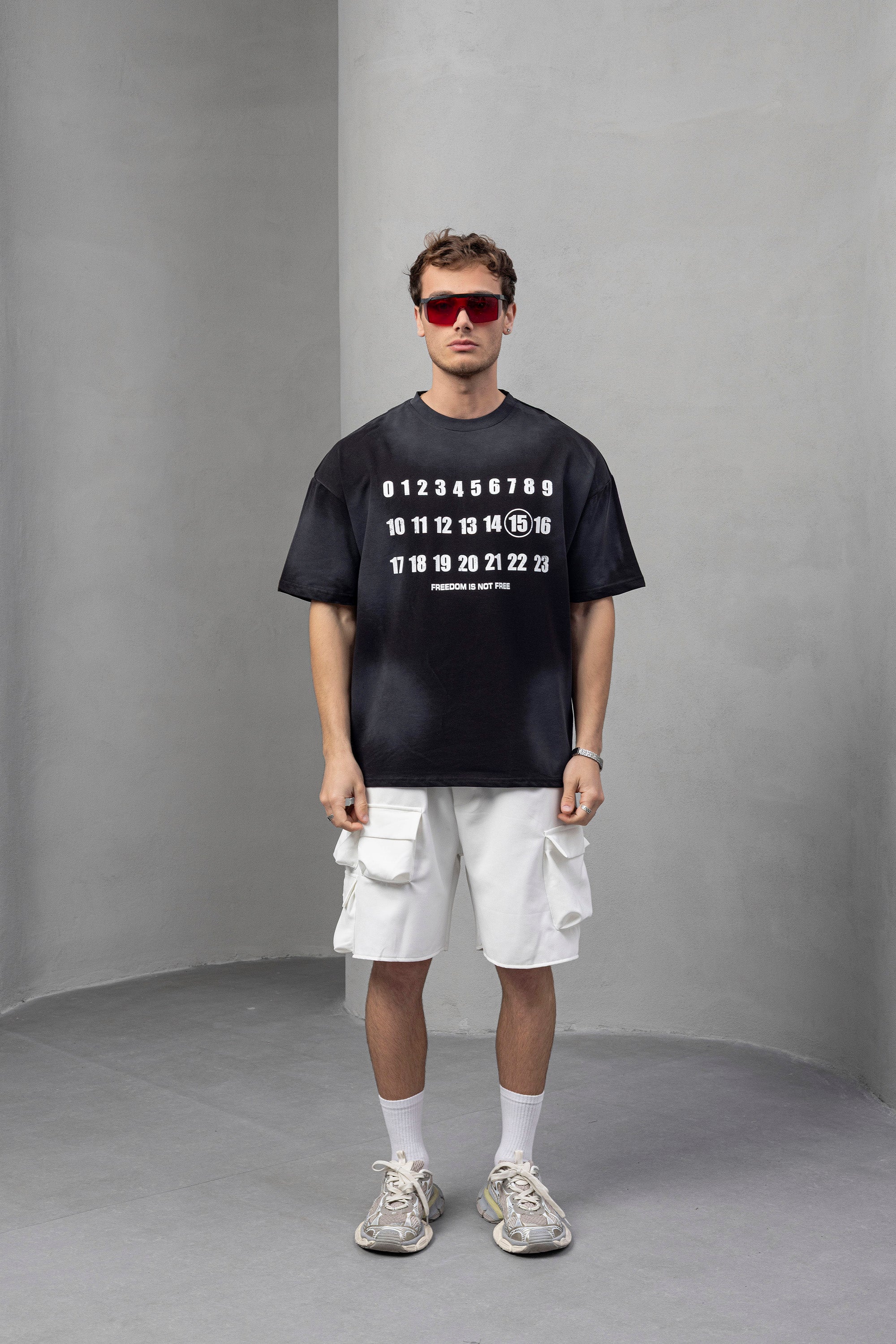 Black Number Logo T‑Shirt – Minimal Graphic Crew Fit