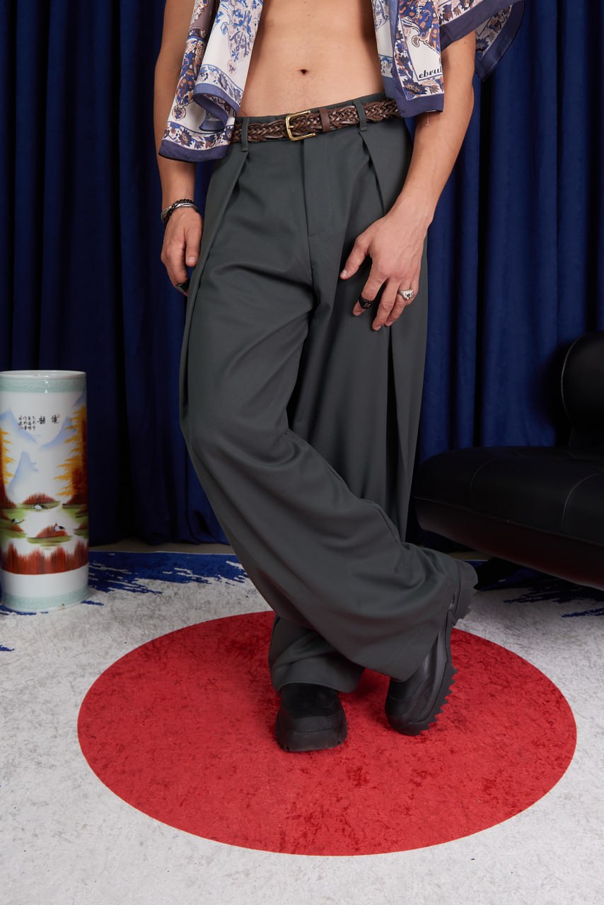Men’s Wide Fit Pleated Trousers | KAEN Tokyo | Minimal Tailored Pants
