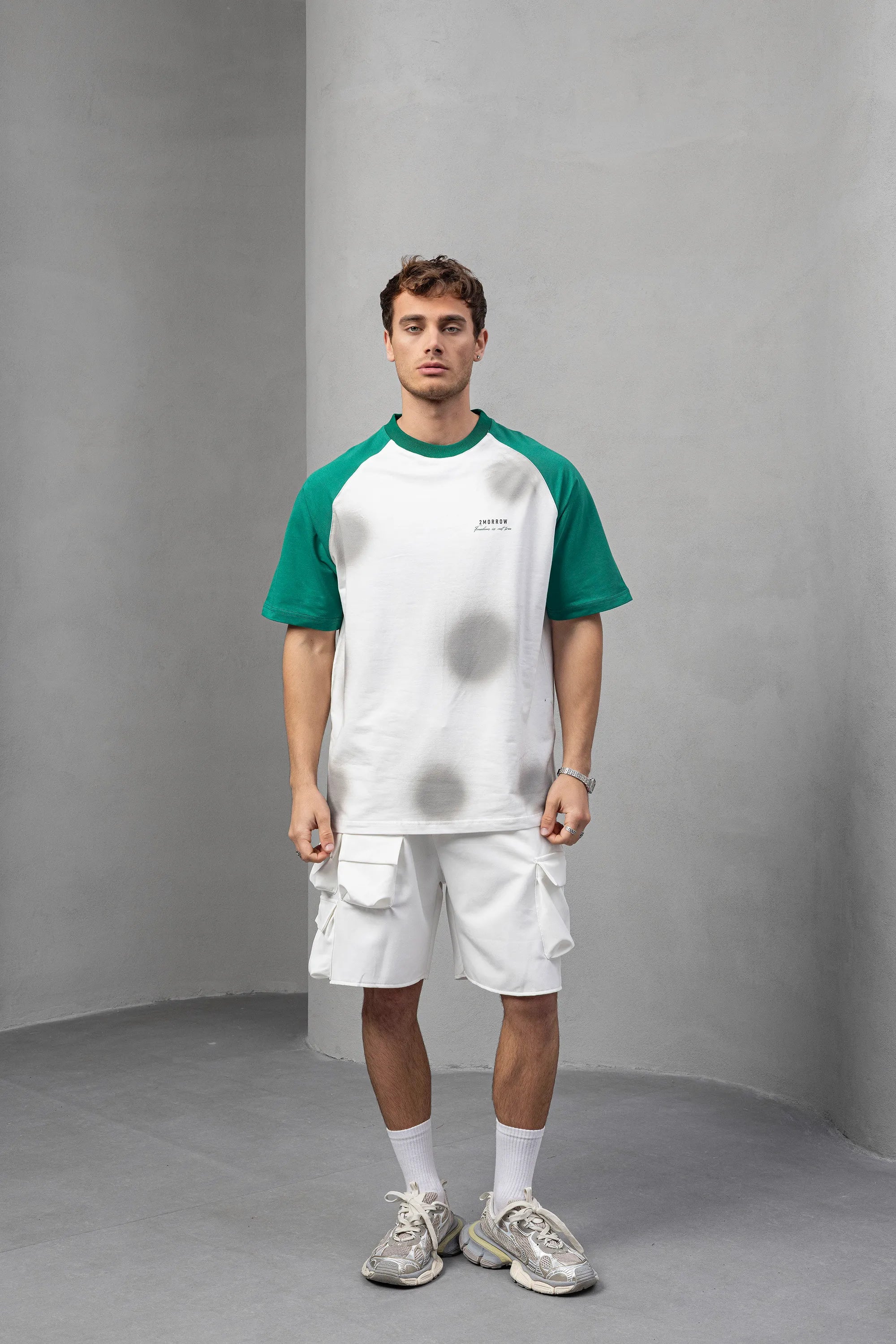 Green Raglan Sleeve T-Shirt - White Casual Graphic Tee