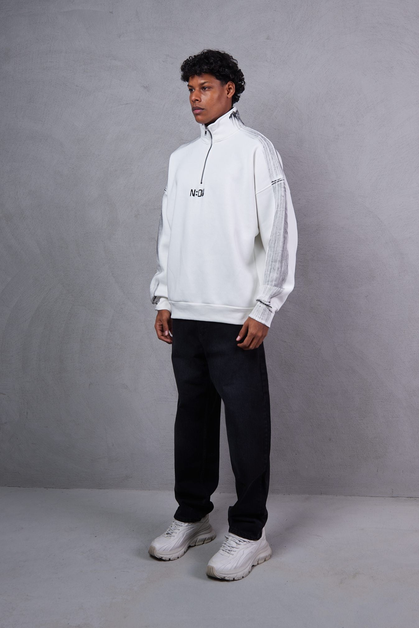 Printed Zip-Up Neck Sweatshirt – Off White