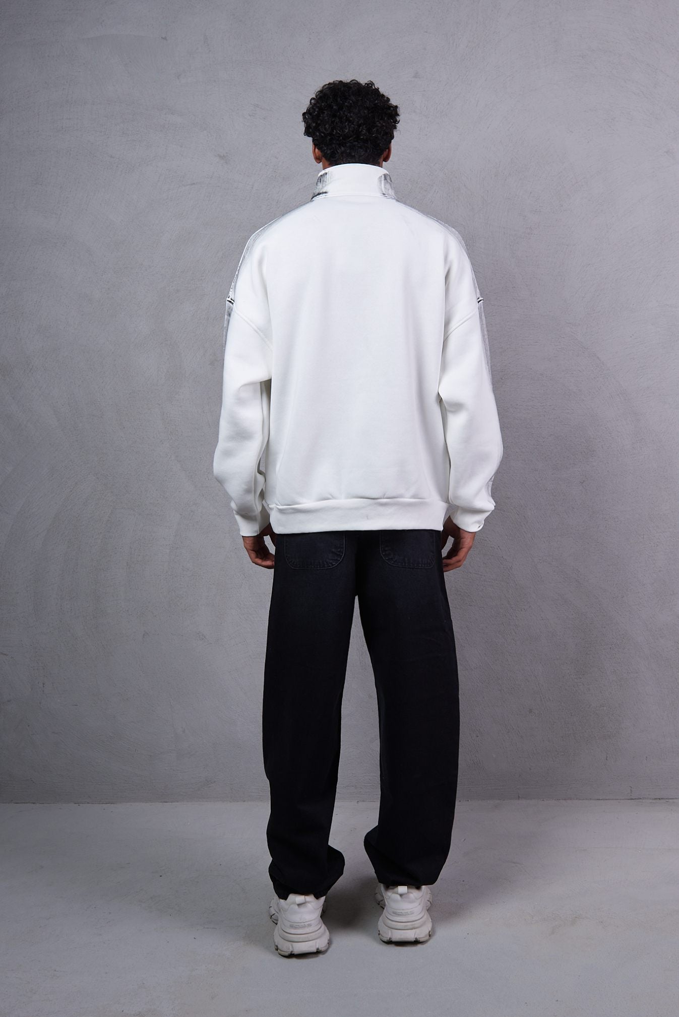 Printed Zip-Up Neck Sweatshirt – Off White
