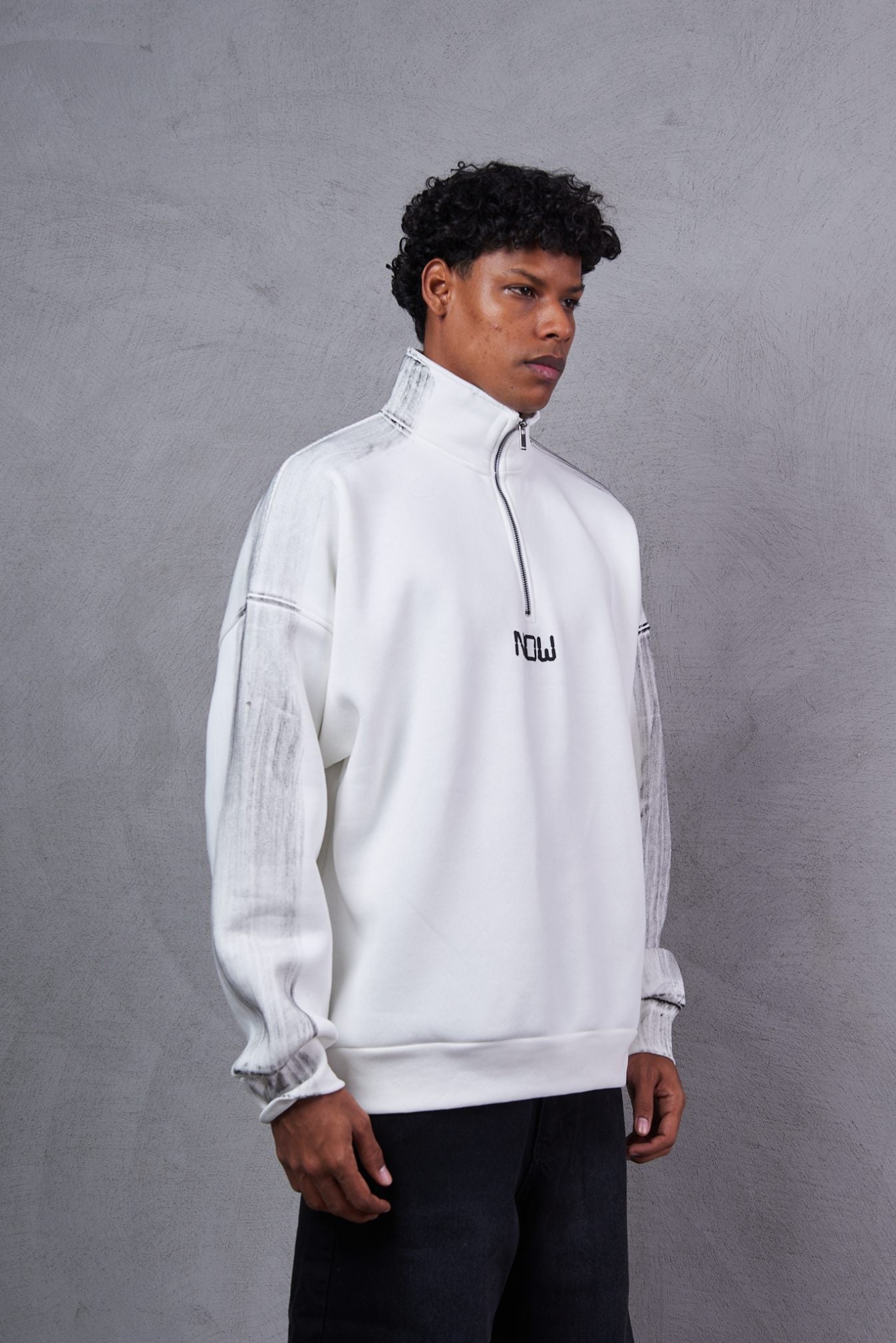 Printed Zip-Up Neck Sweatshirt – Off White