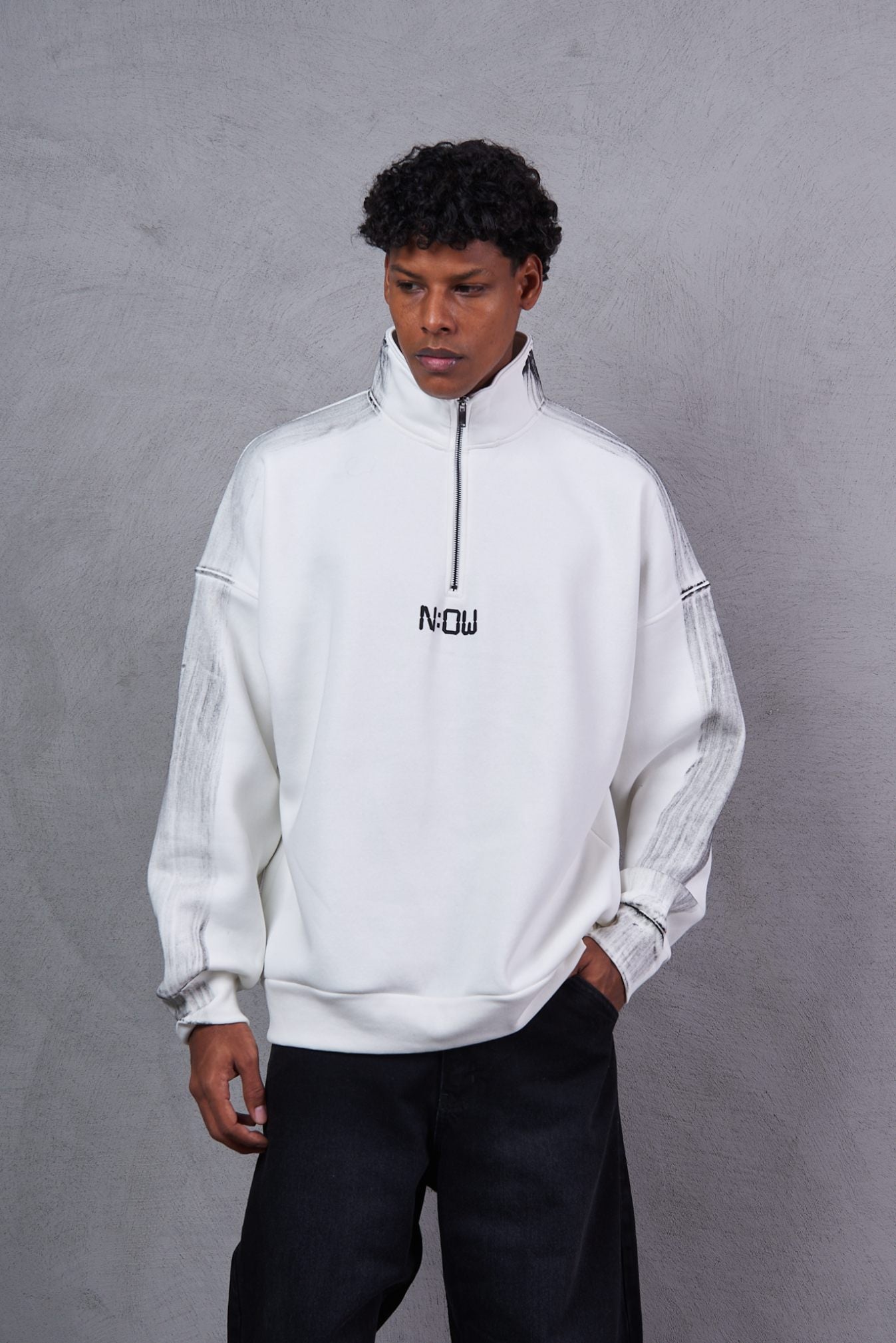 Printed Zip-Up Neck Sweatshirt – Off White