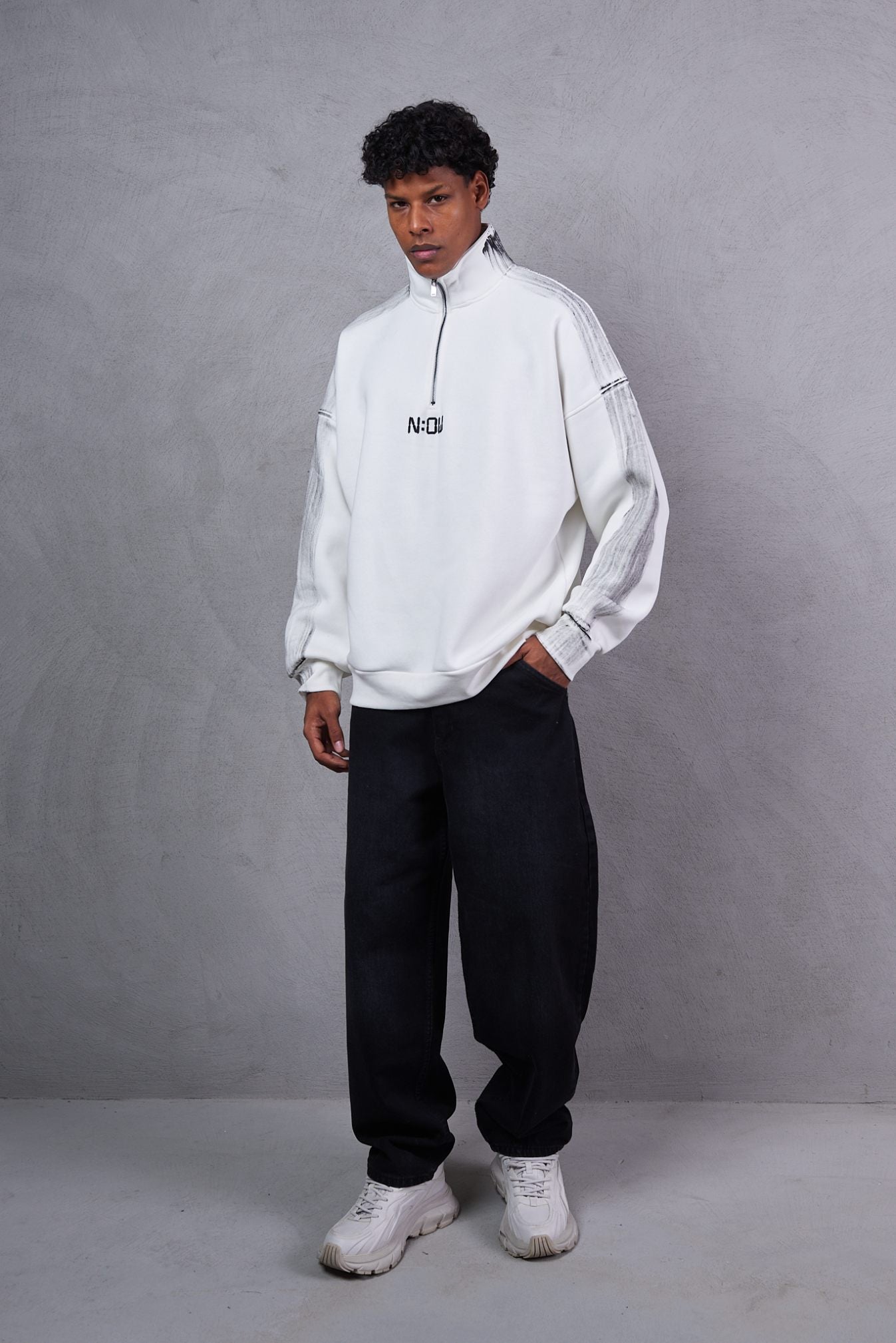 Printed Zip-Up Neck Sweatshirt – Off White