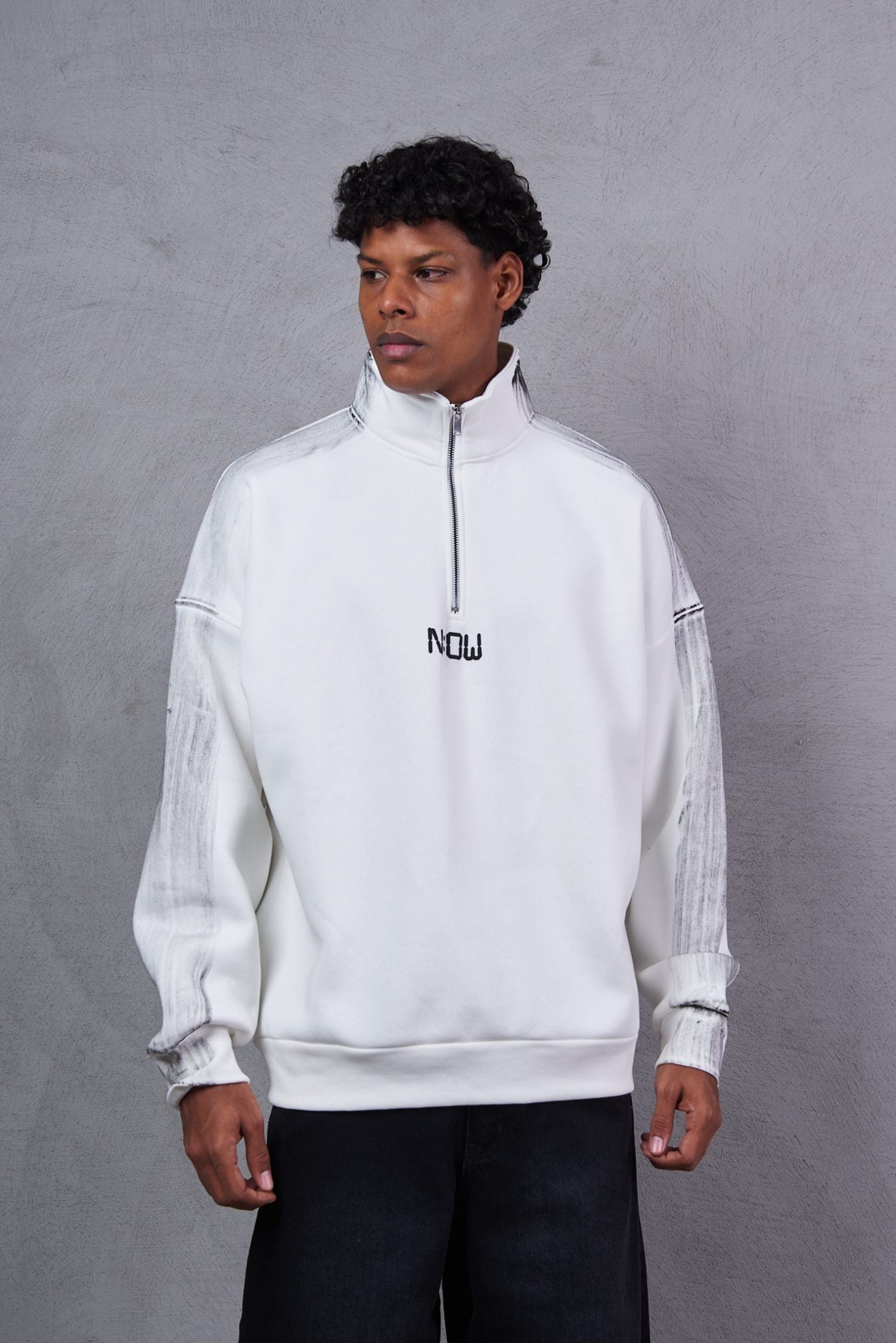 Printed Zip-Up Neck Sweatshirt – Off White