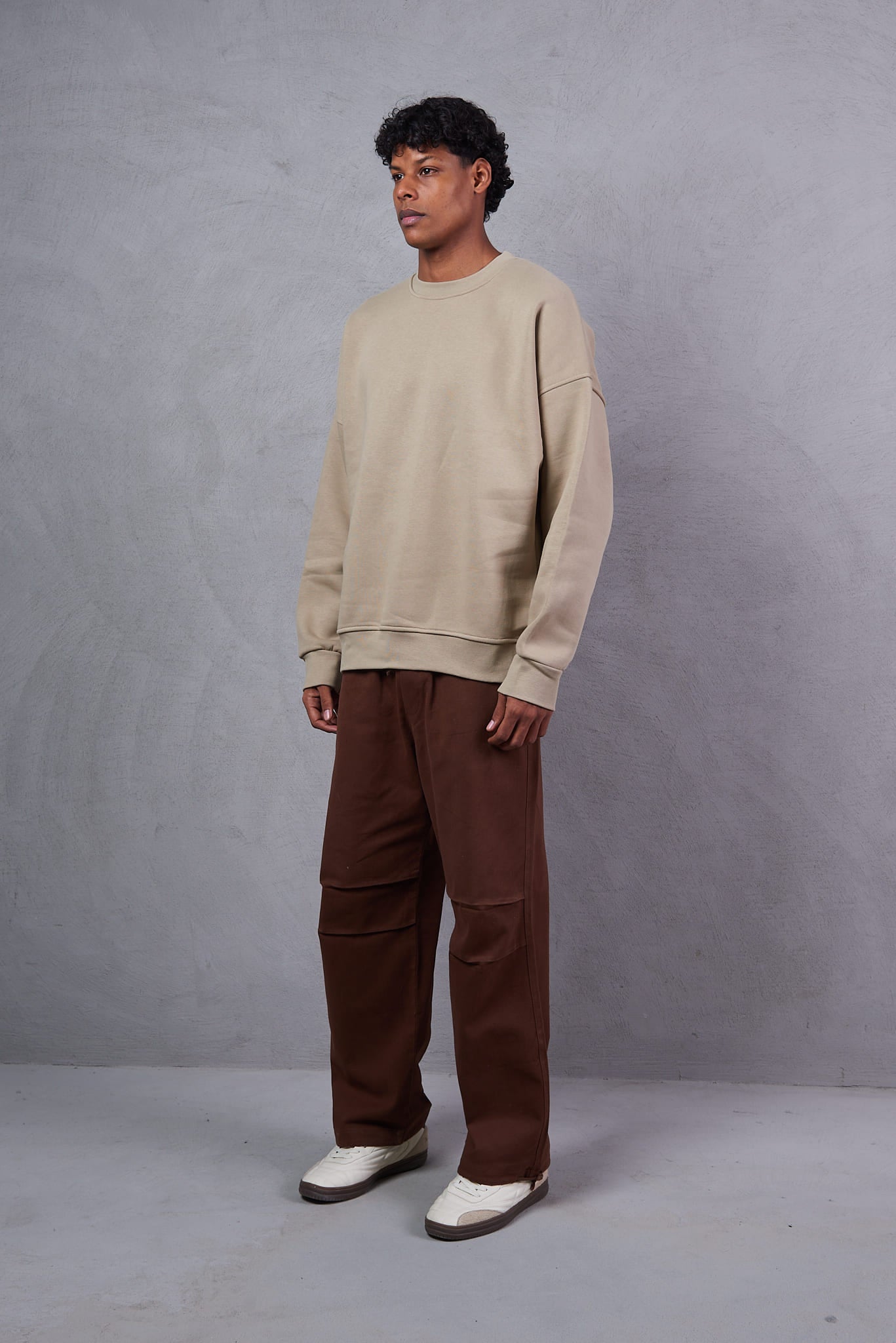 Basic Crewneck Sweatshirt – Greige
