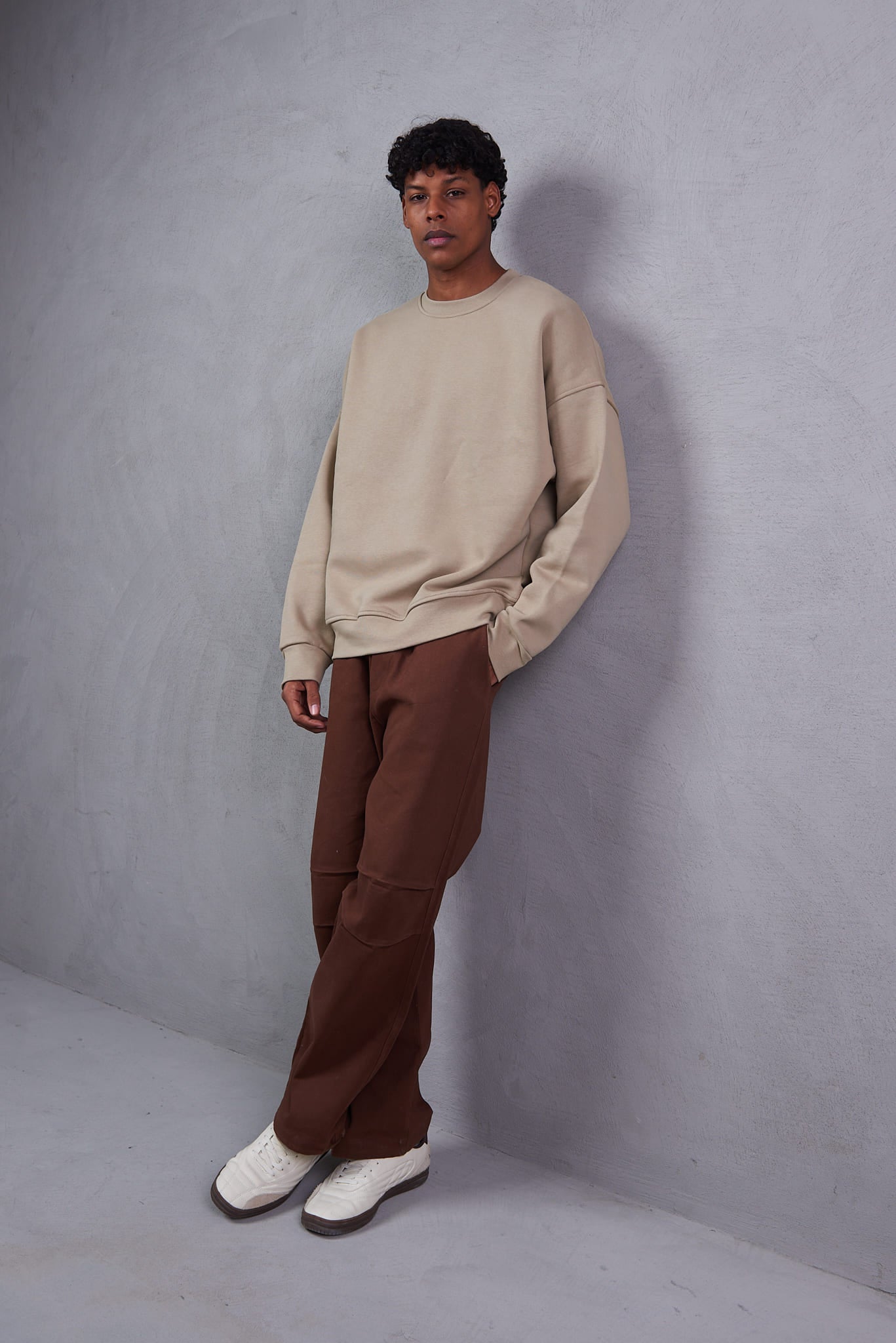 Basic Crewneck Sweatshirt – Greige