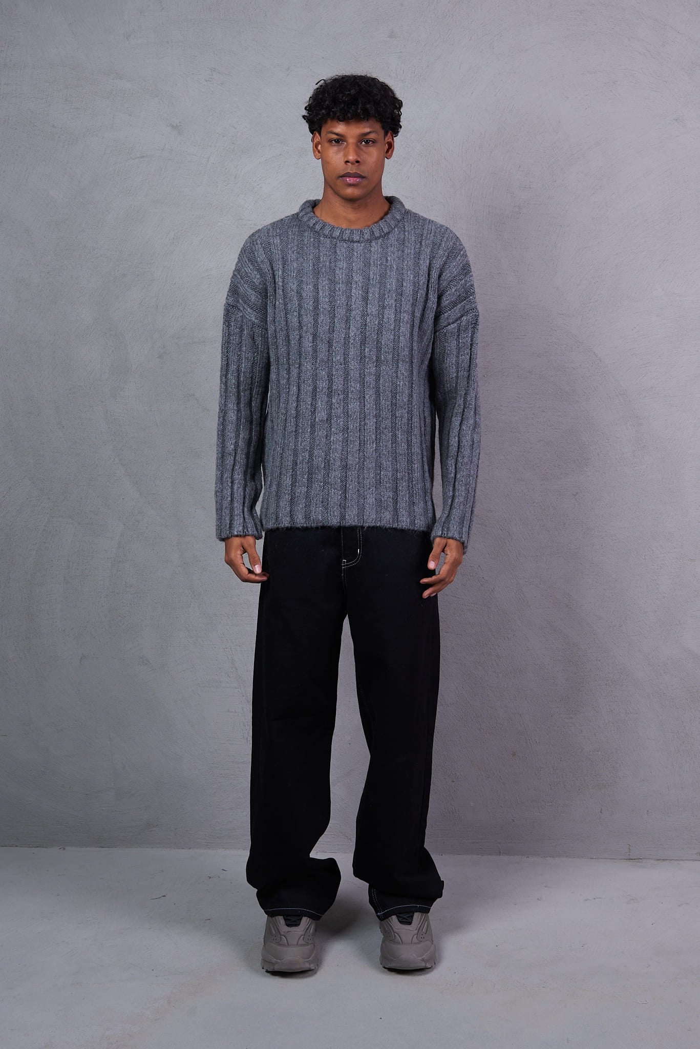 Trendyol Men Solid Sweatshirt