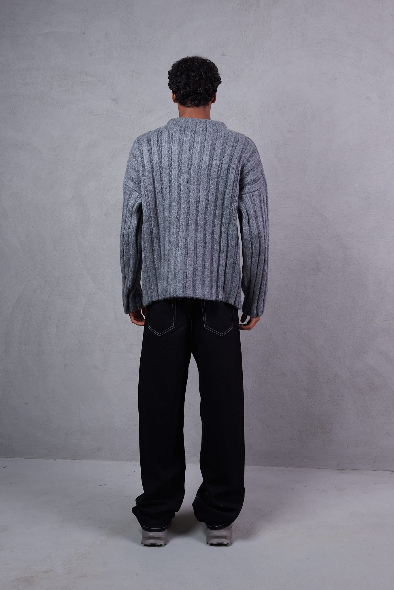 Trendyol Men Solid Sweatshirt