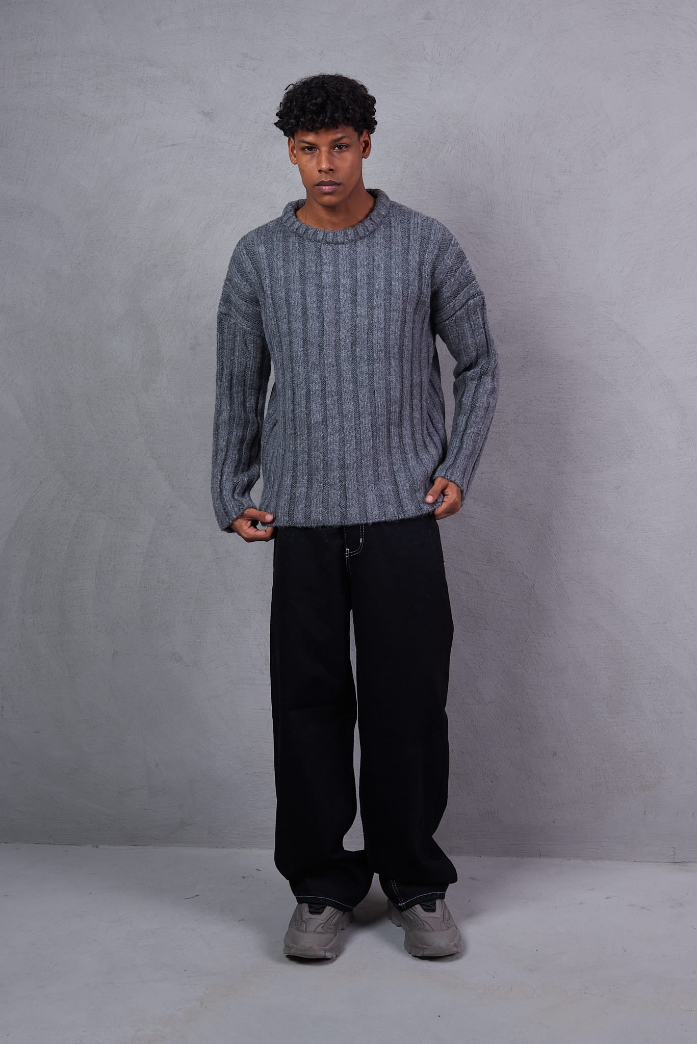 Trendyol Men Solid Sweatshirt