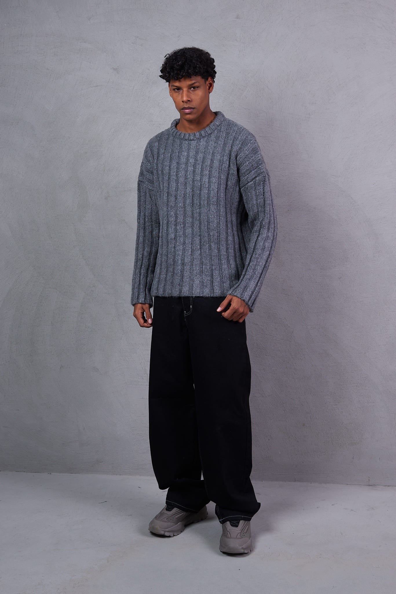 Trendyol Men Solid Sweatshirt