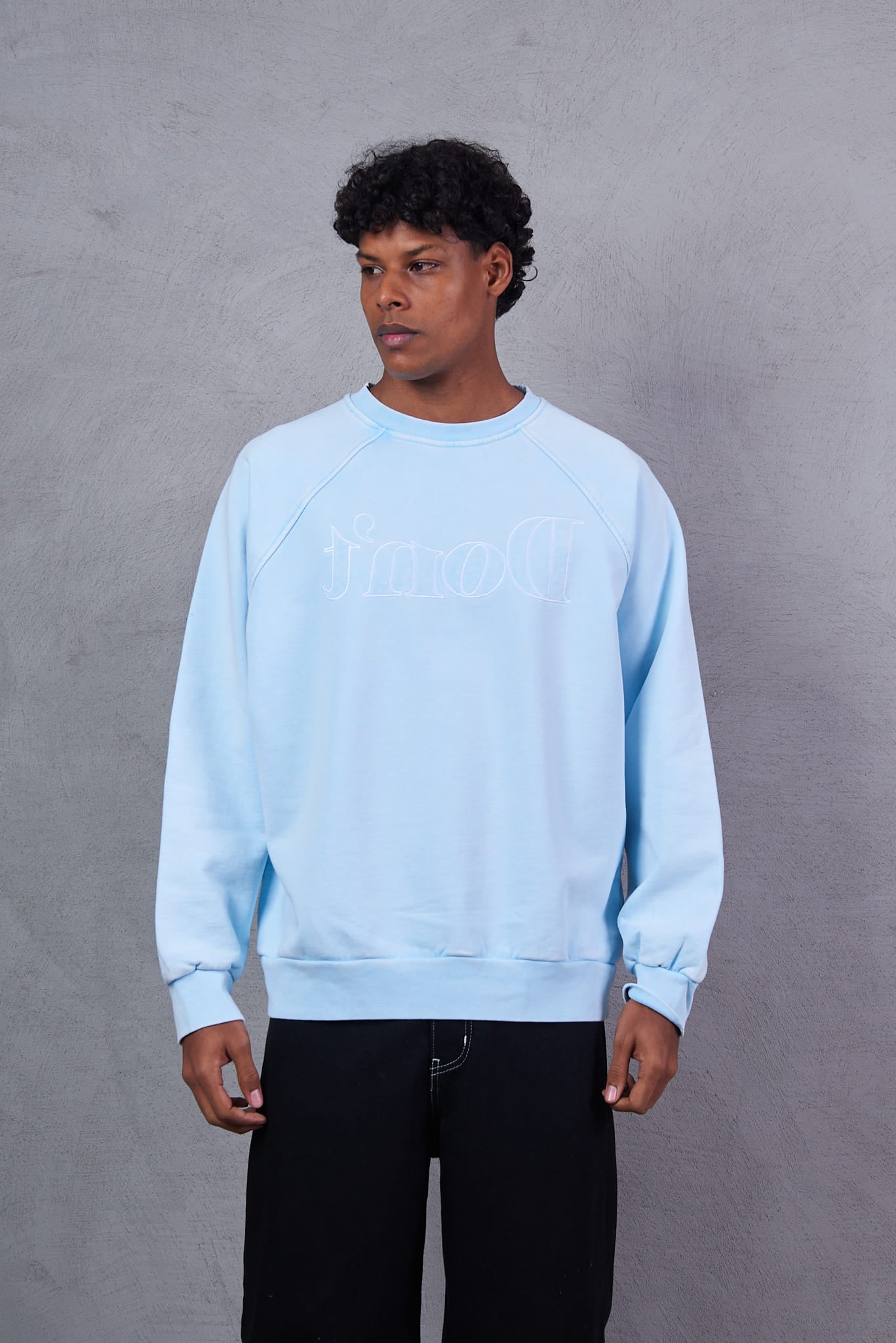 Basic Crewneck Sweatshirt –white