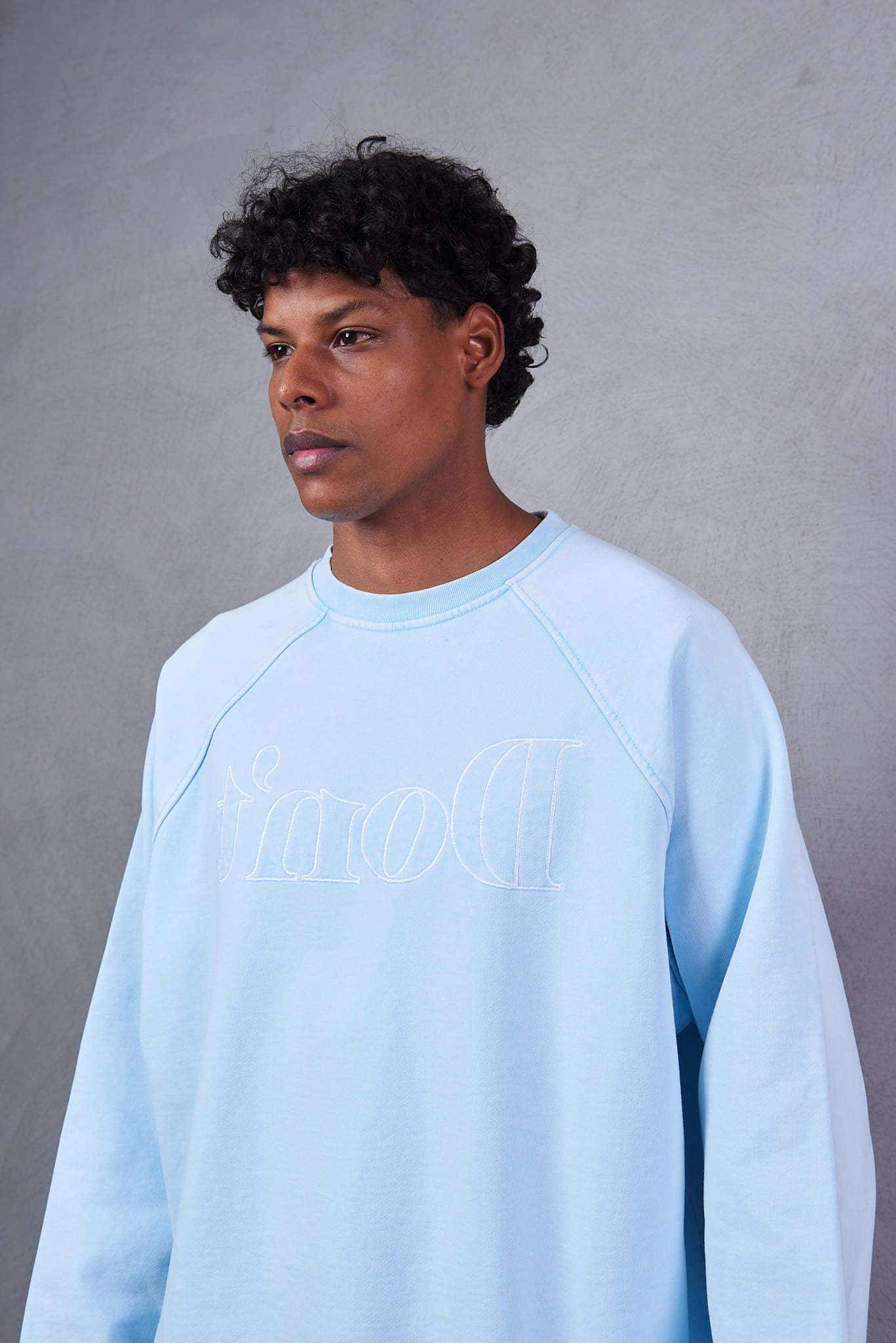 Basic Crewneck Sweatshirt –white